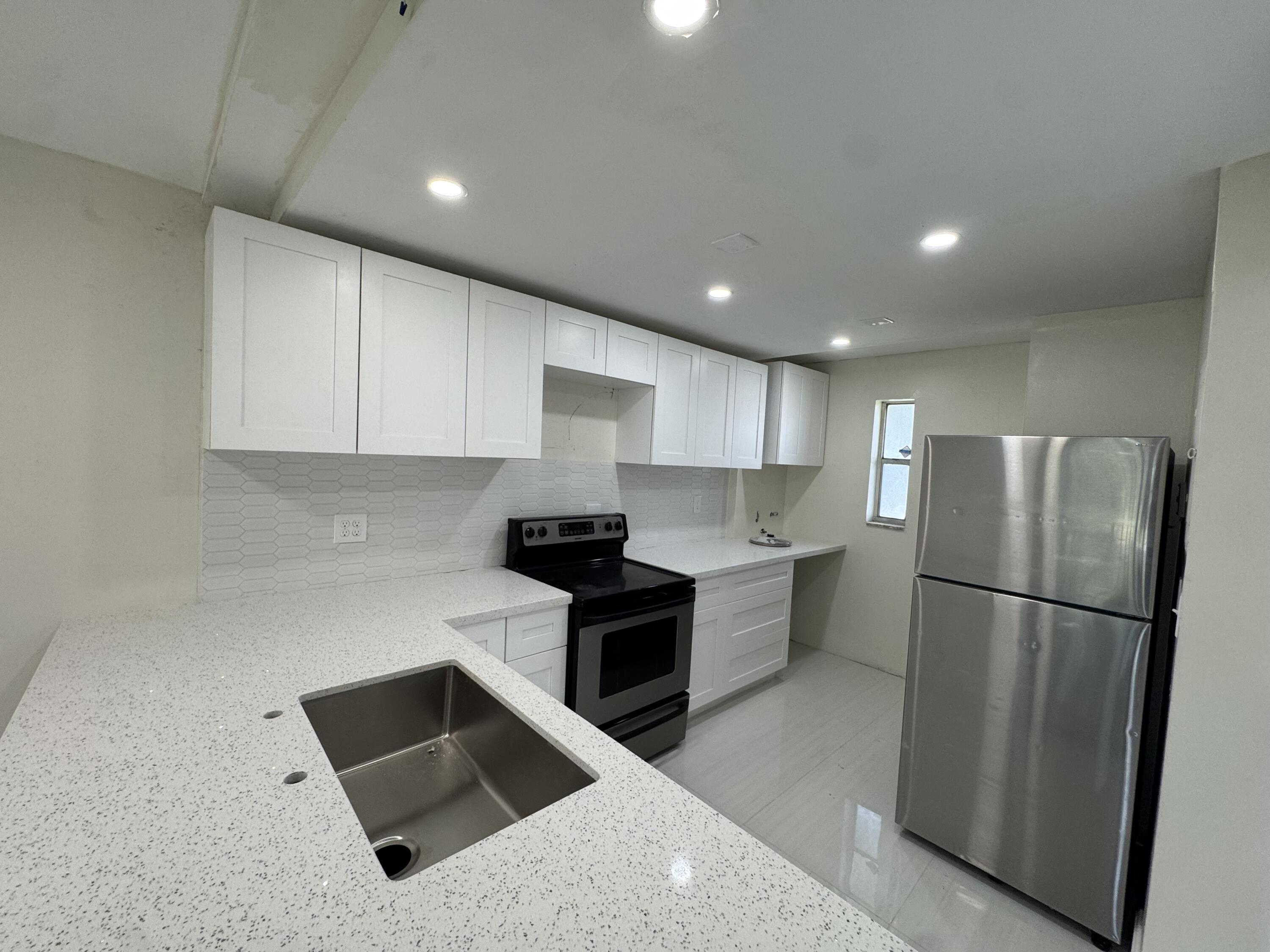 Foto de propiedad en 8000 FAIRVIEW Drive 209, Tamarac, FL 33321 Tamarac con MLS# 