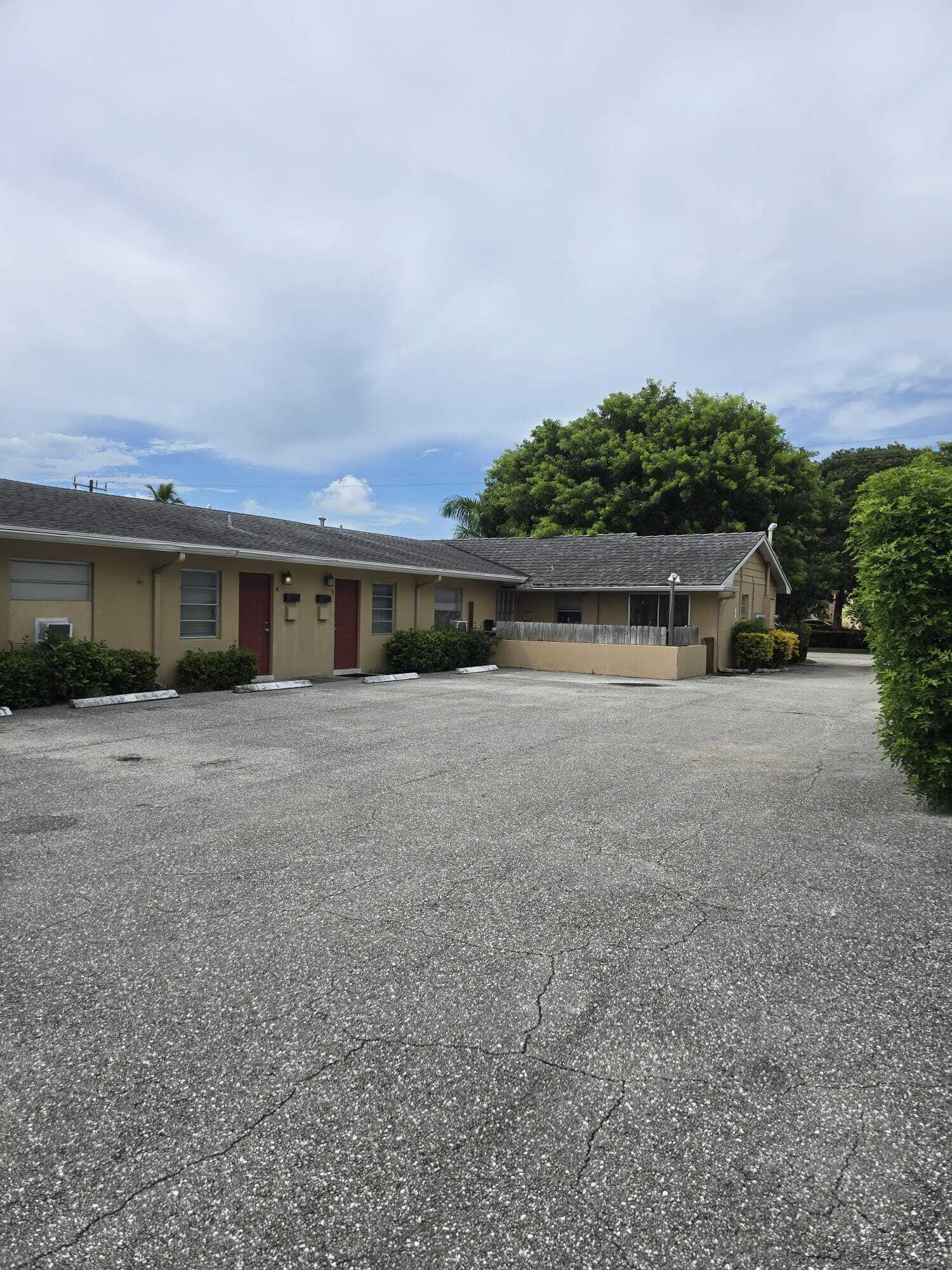 Foto de propiedad en 330 SOUTHWIND Drive 6, North Palm Beach, FL 33408 North Palm Beach con MLS# 