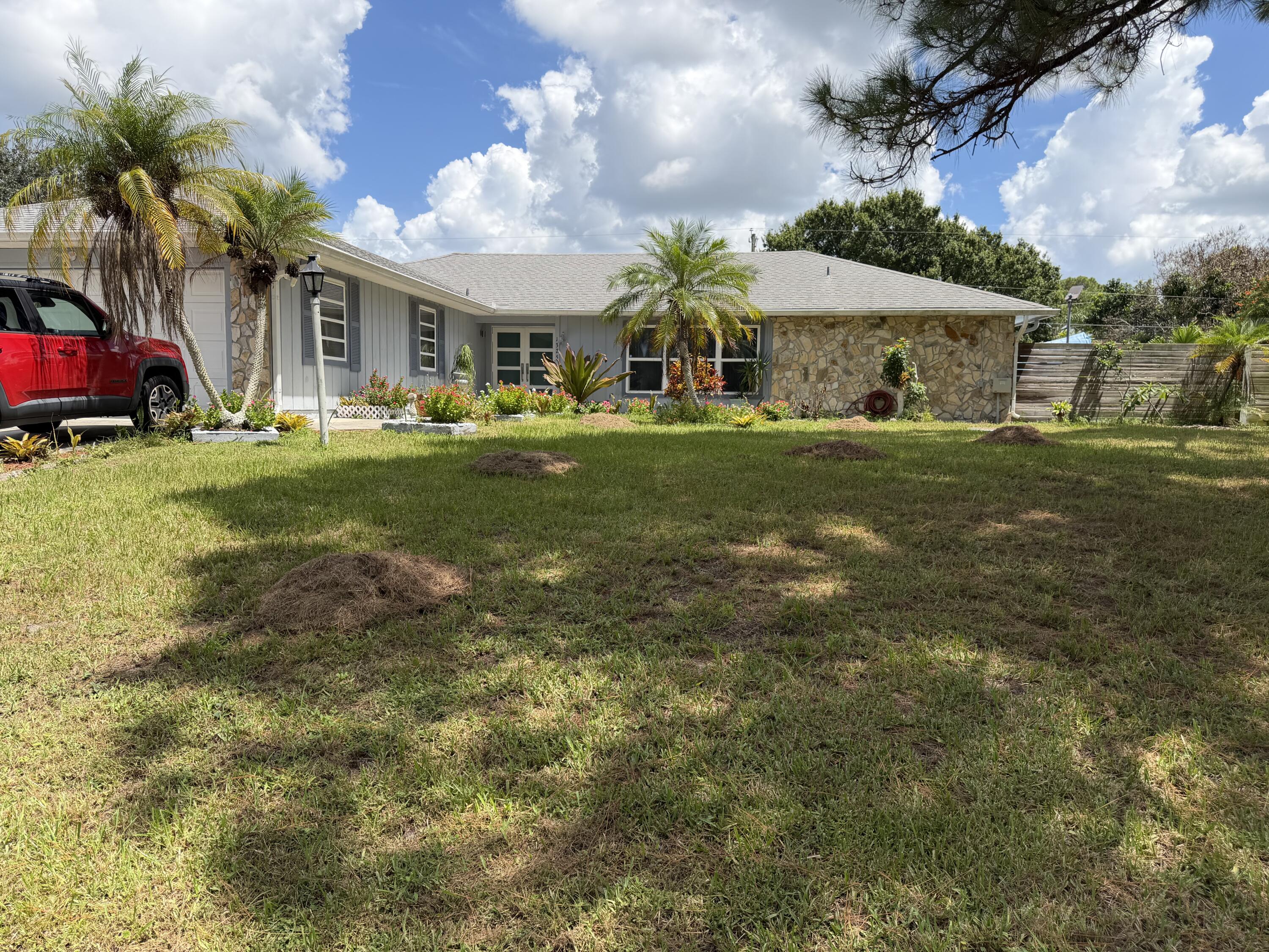 En Venta 1325 SE Laconia Lane, Port St. Lucie, FL 34983, Port St. Lucie, FL 34983