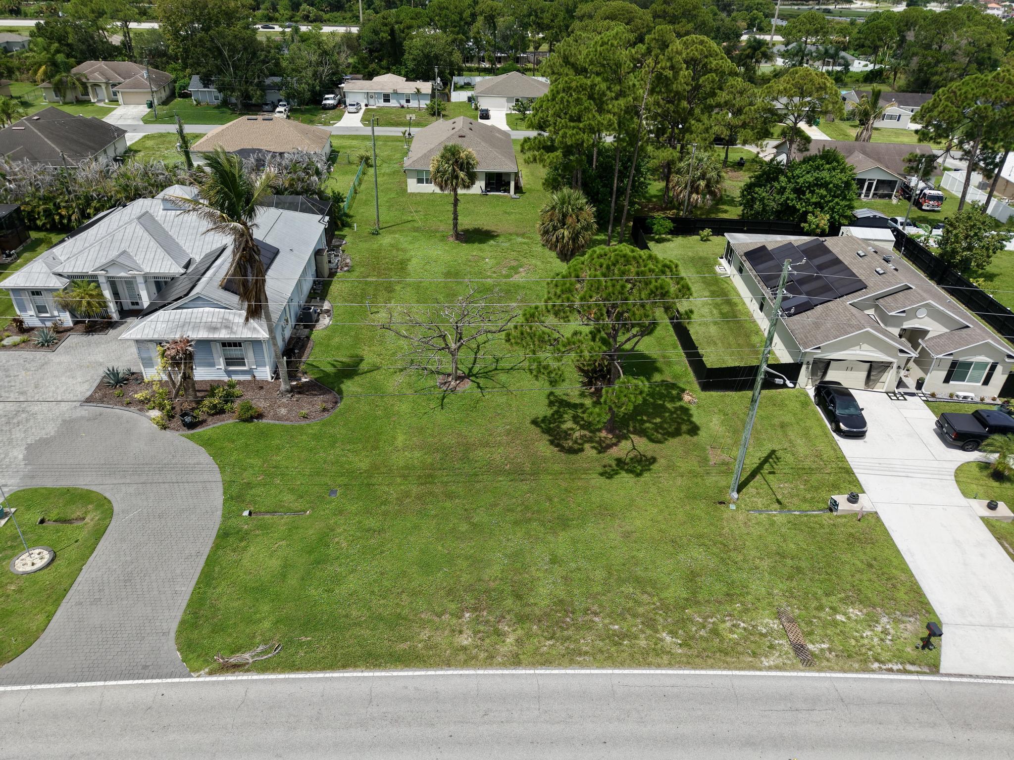 En Venta 590 NW Bayshore Boulevard, Port St. Lucie, FL 34983, Port St. Lucie, FL 34983