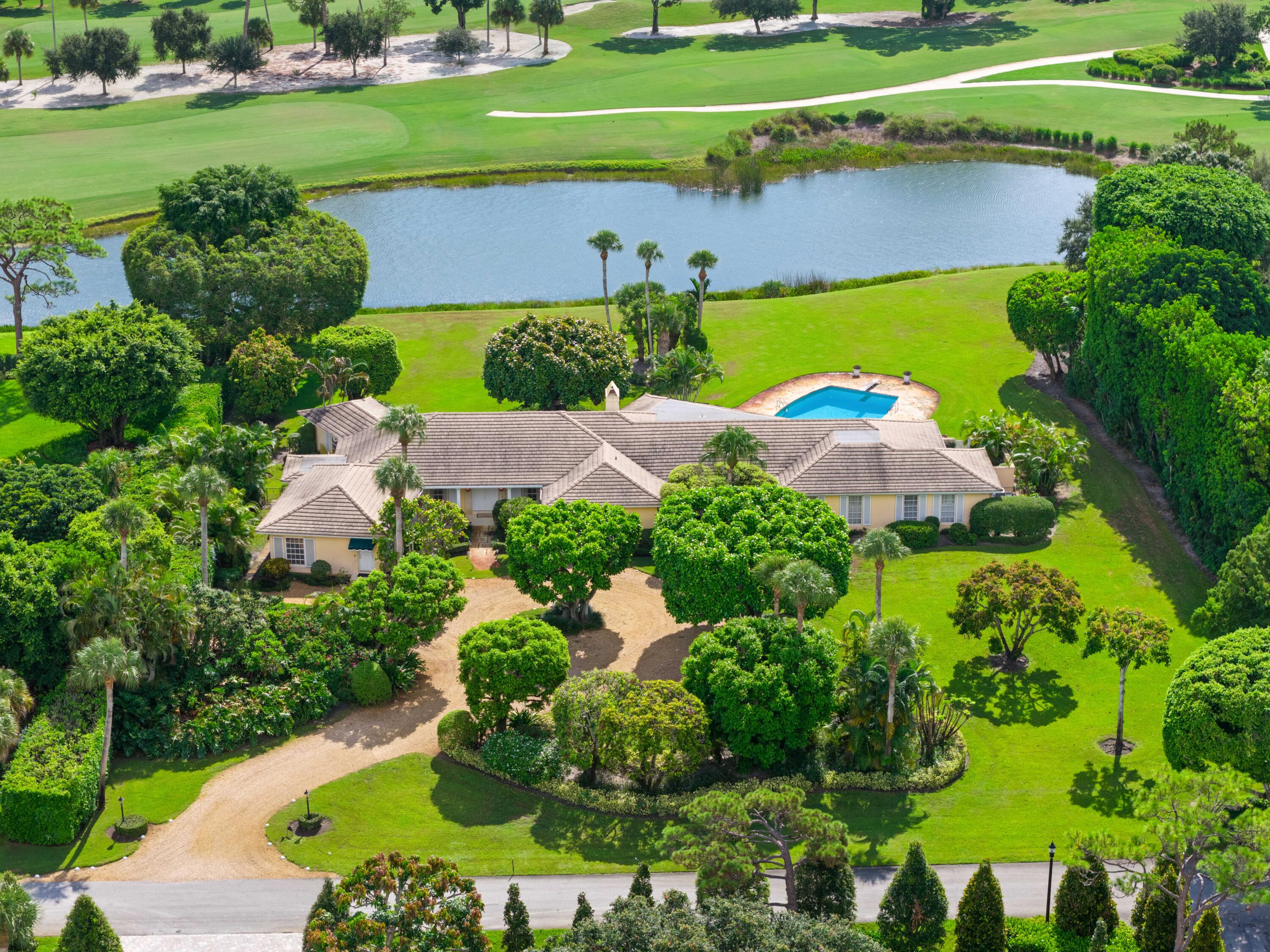 En Venta 8 COUNTRY Road W, Village of Golf, FL 33436, Village of Golf, FL 33436