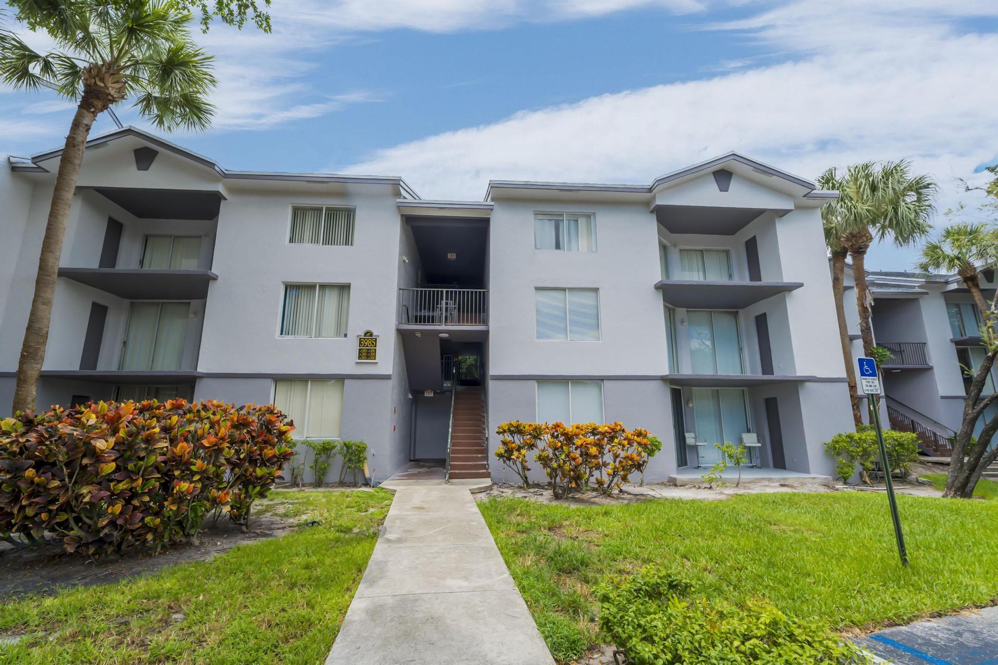 En Renta 3985 W MCNAB Road A108, Pompano Beach, FL 33069, Pompano Beach, FL 33069