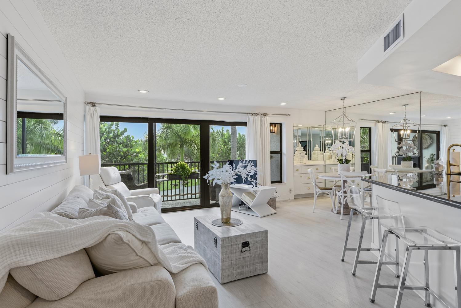 Foto de propiedad en 1605 S Us Highway 1 V2-203, Jupiter, FL 33477 Jupiter con MLS# 