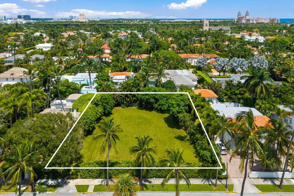 Foto de propiedad en 243 Seaspray Avenue, Palm Beach, FL 33480 Palm Beach con MLS# 