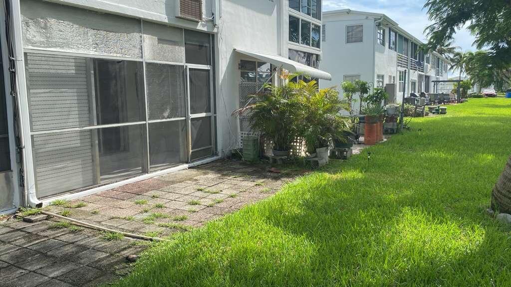 Foto de propiedad en 50 NW 204TH Street 8, Miami Gardens, FL 33169 Miami Gardens con MLS# 