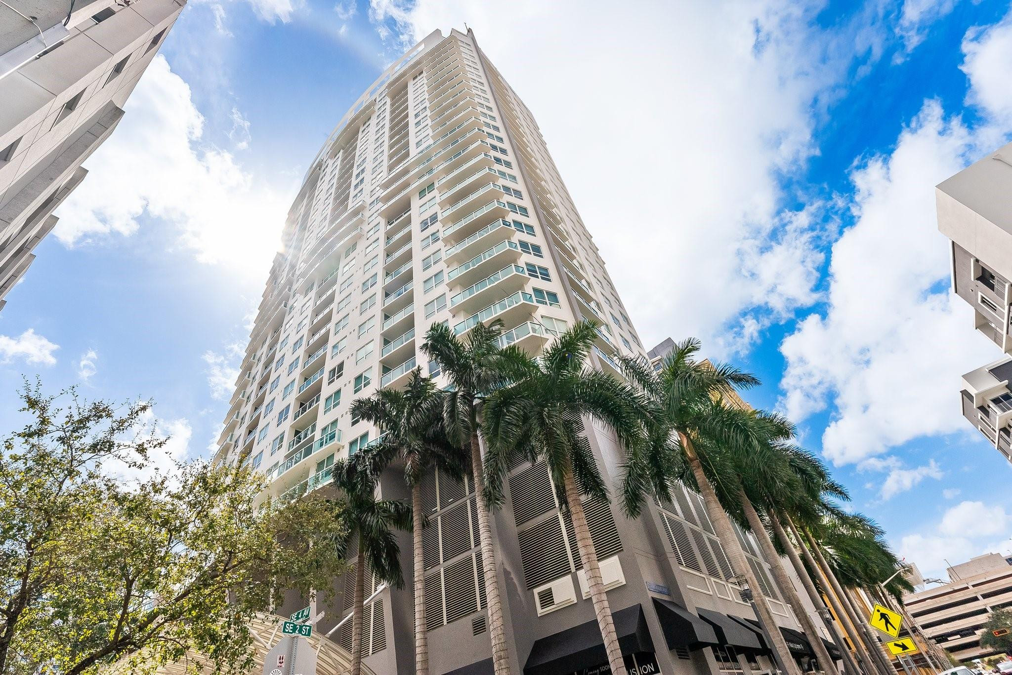 350 Las Olas Place