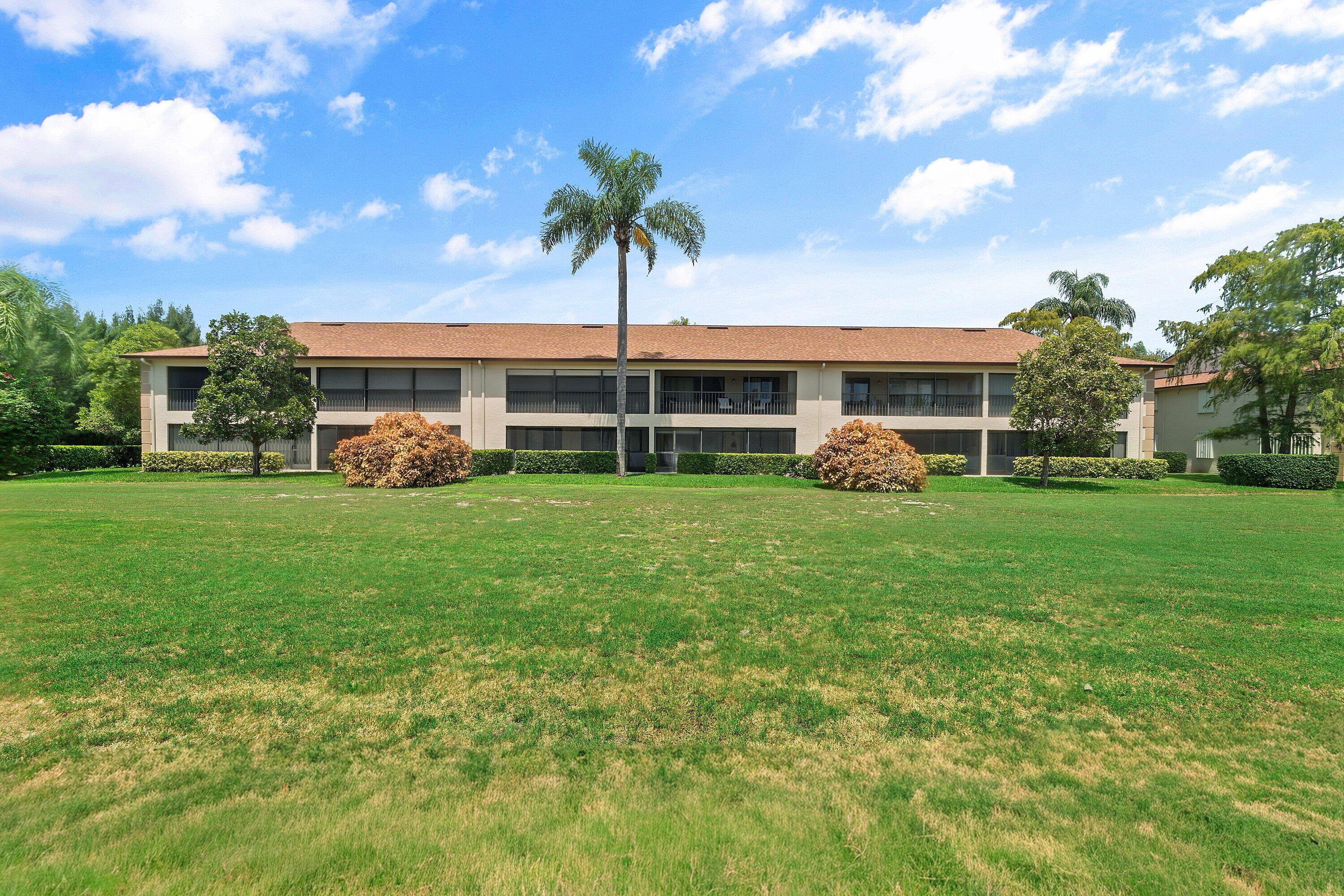 Foto de propiedad en 1502 PINECREST Circle C, Jupiter, FL 33458 Jupiter con MLS# 