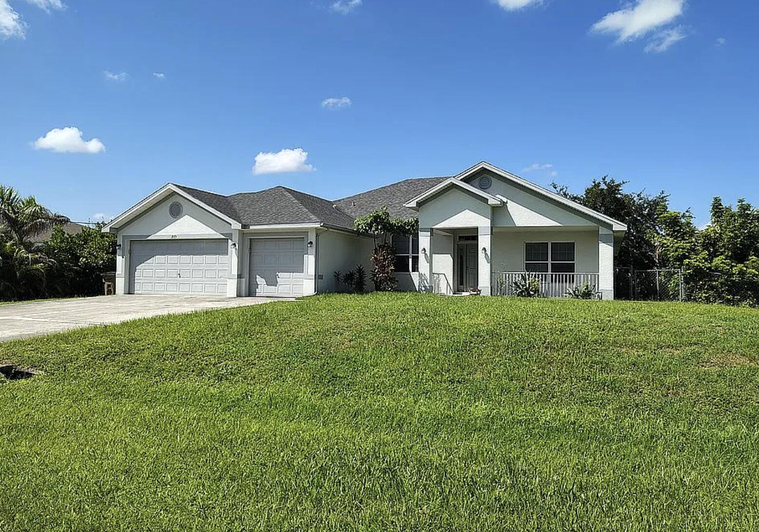 En Venta 2019 Wanda Avenue N, Lehigh Acres, FL 33971, Lehigh Acres, FL 33971