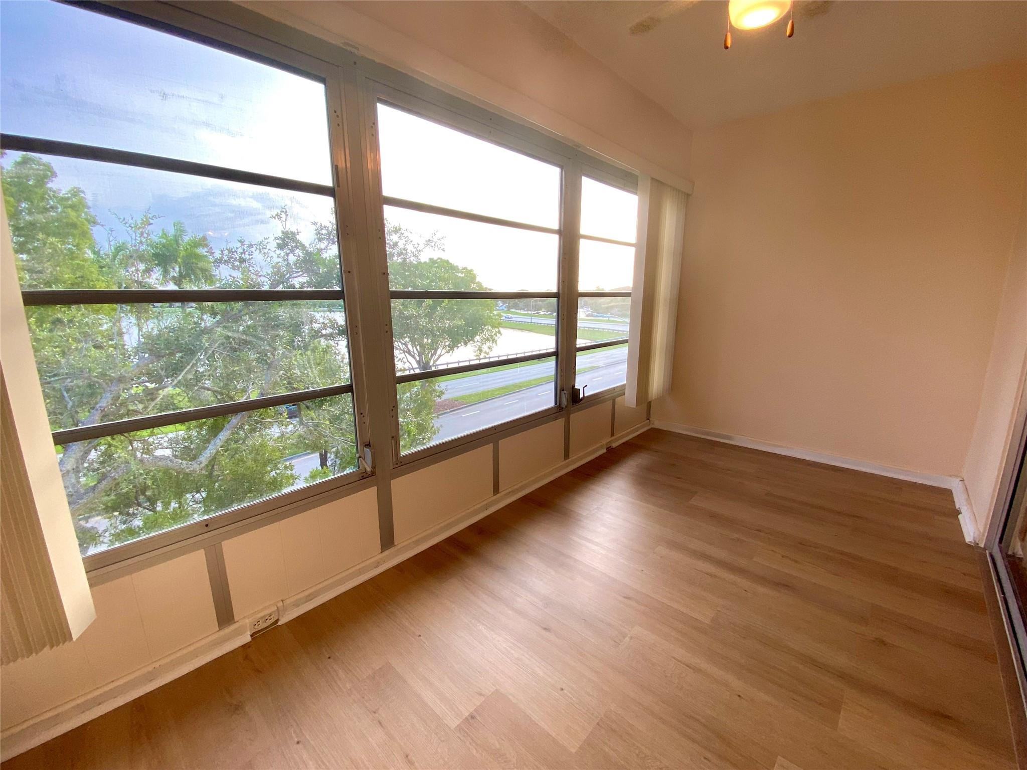 En Renta 1000 SW 128TH Terrace 411V, Pembroke Pines, FL 33027, Pembroke Pines, FL 33027