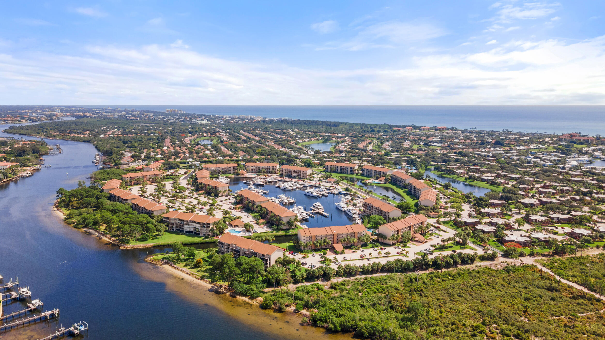 Convenient to the ocean, Intracoastal, shopping and dining