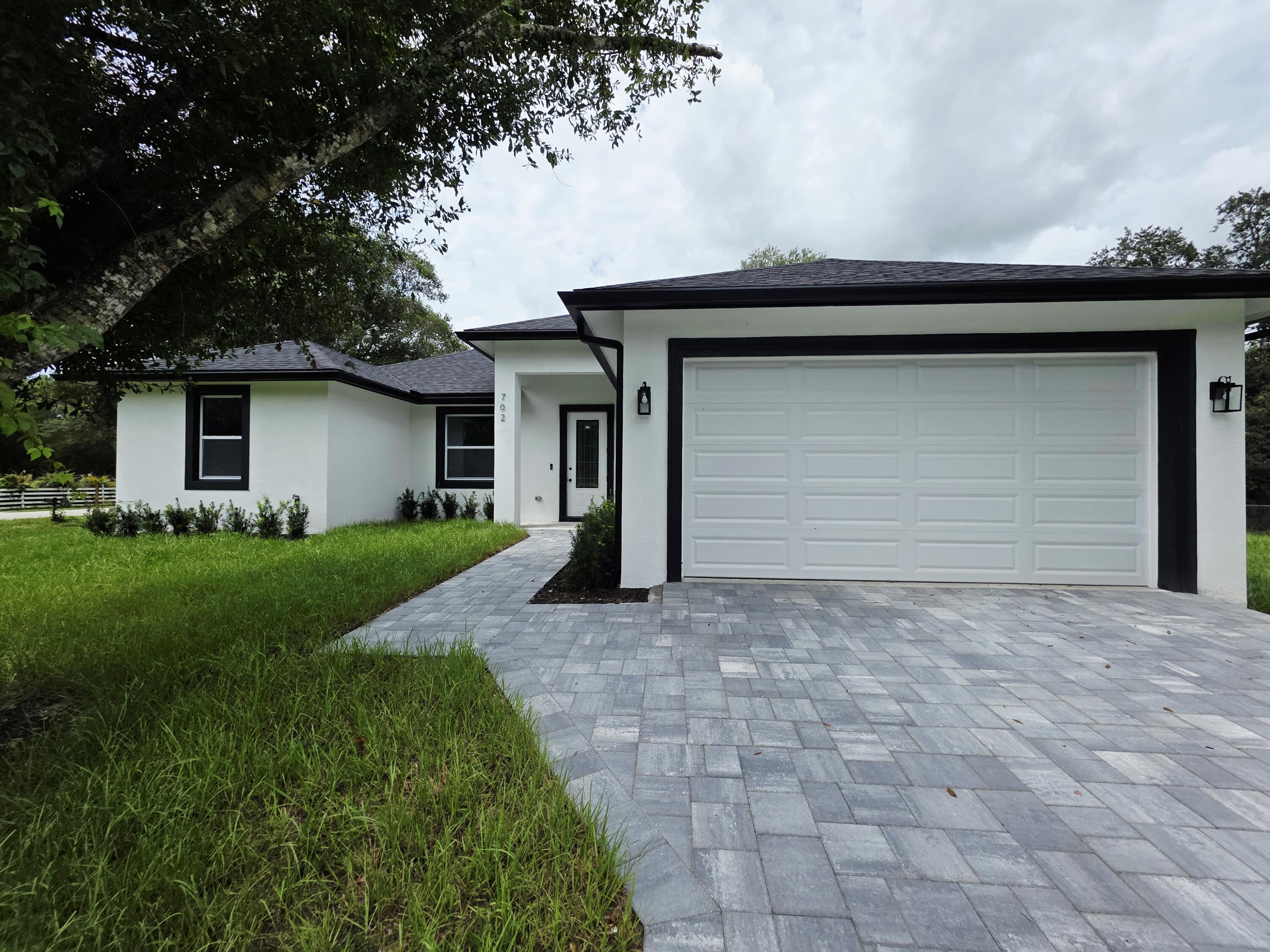 En Venta 702 NW 39TH Circle, Okeechobee, FL 34972, Okeechobee, FL 34972
