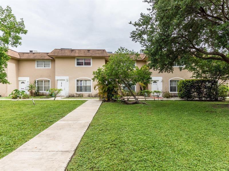 En Renta 7918 Kimberly Boulevard Unit 304, North Lauderdale, FL 33068, North Lauderdale, FL 33068