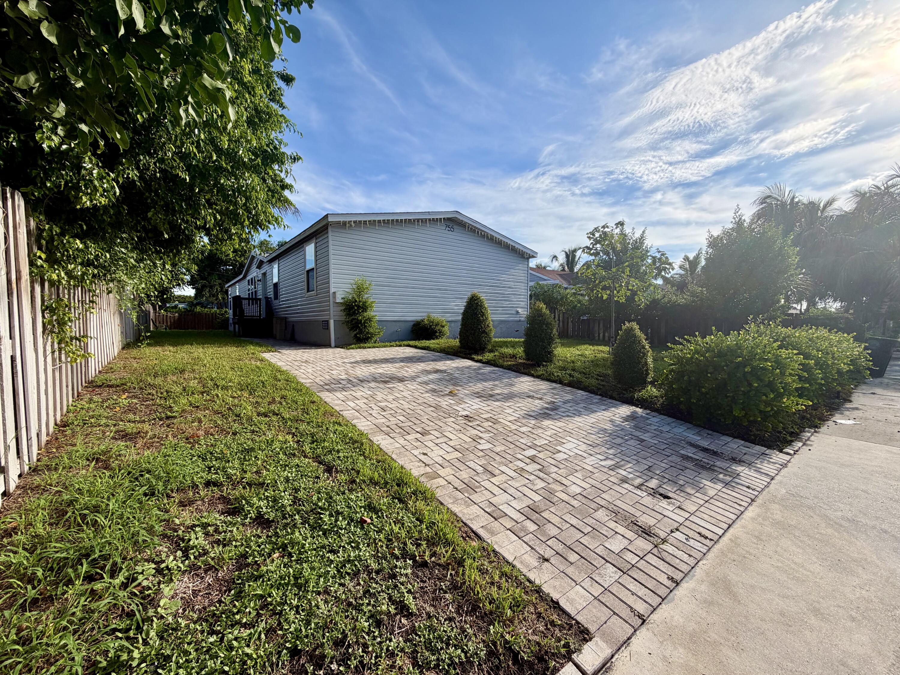 En Venta 755 RIDGEWOOD Drive, West Palm Beach, FL 33405, West Palm Beach, FL 33405
