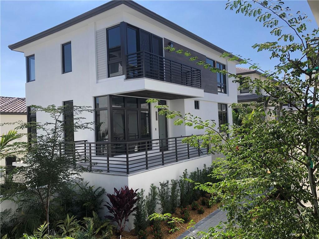 En Venta 8243 NW 48th Street, Doral, FL 33166, Doral, FL 33166
