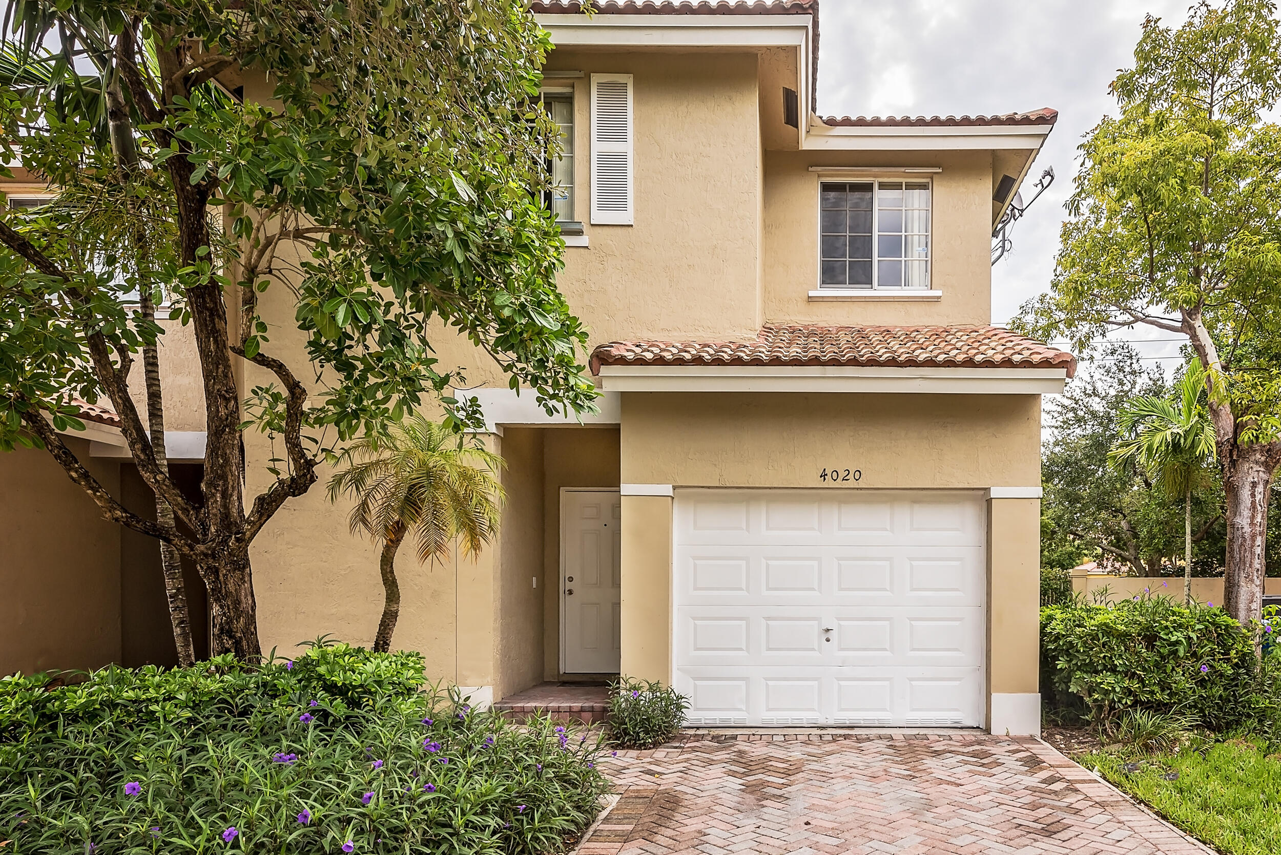 En Renta 4020 NW 90th Way, Sunrise, FL 33351, Sunrise, FL 33351