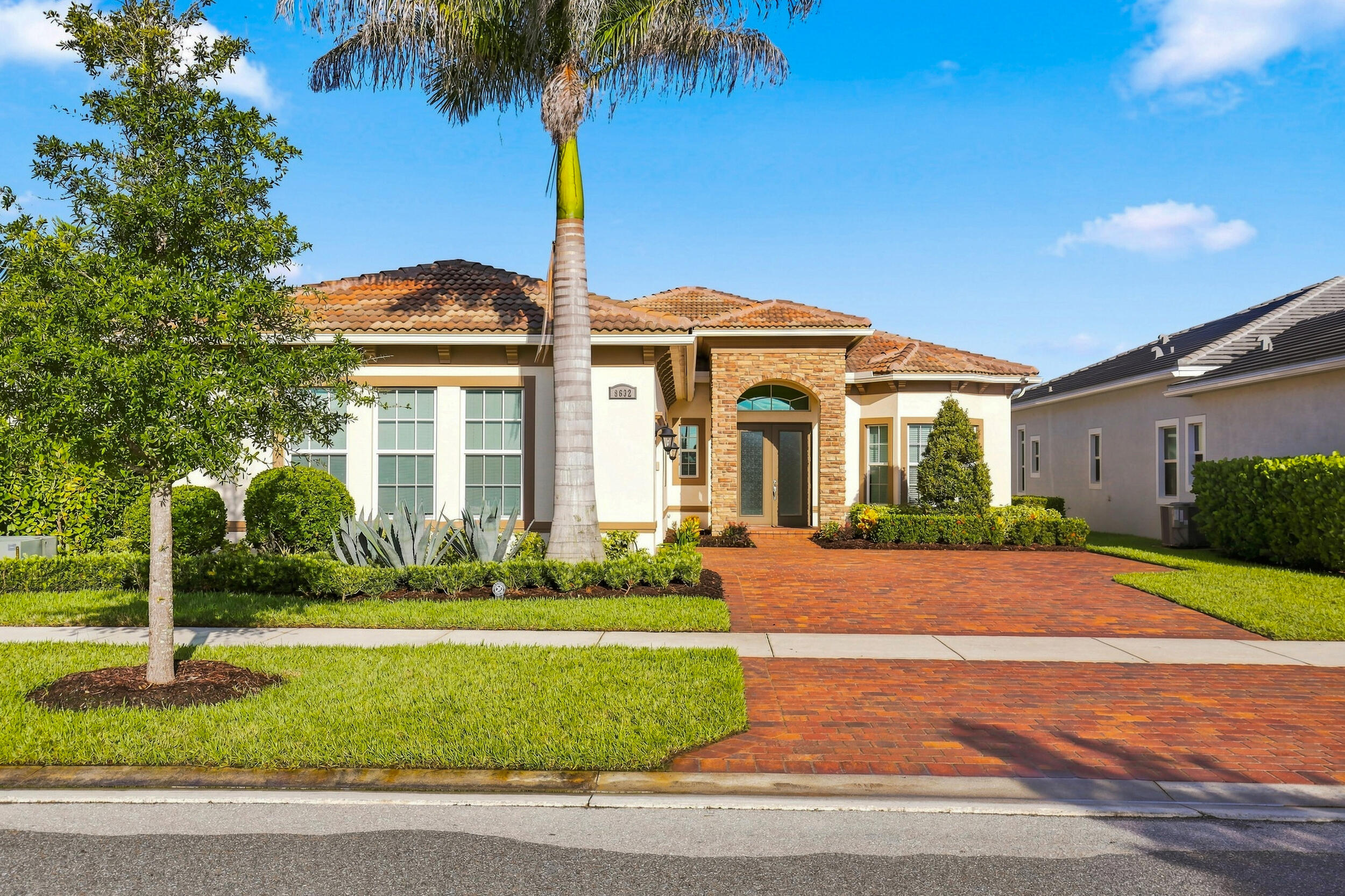 En Venta 8632 SW Felicita Way, Port St. Lucie, FL 34987, Port St. Lucie, FL 34987