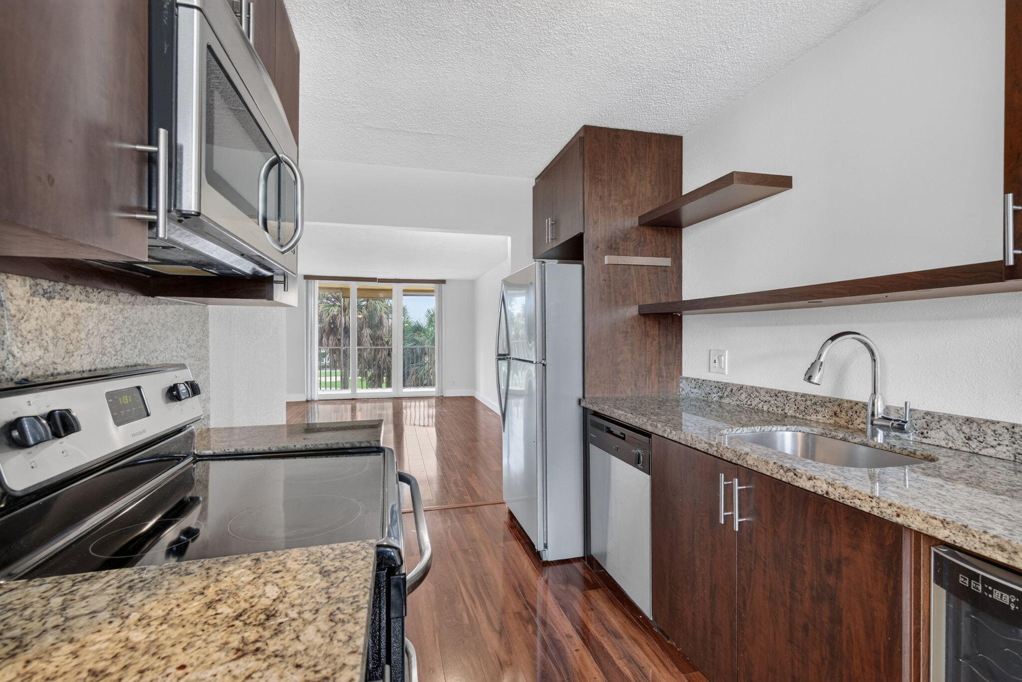 En Venta 250 Jacaranda Drive 411, Plantation, FL 33324, Plantation, FL 33324