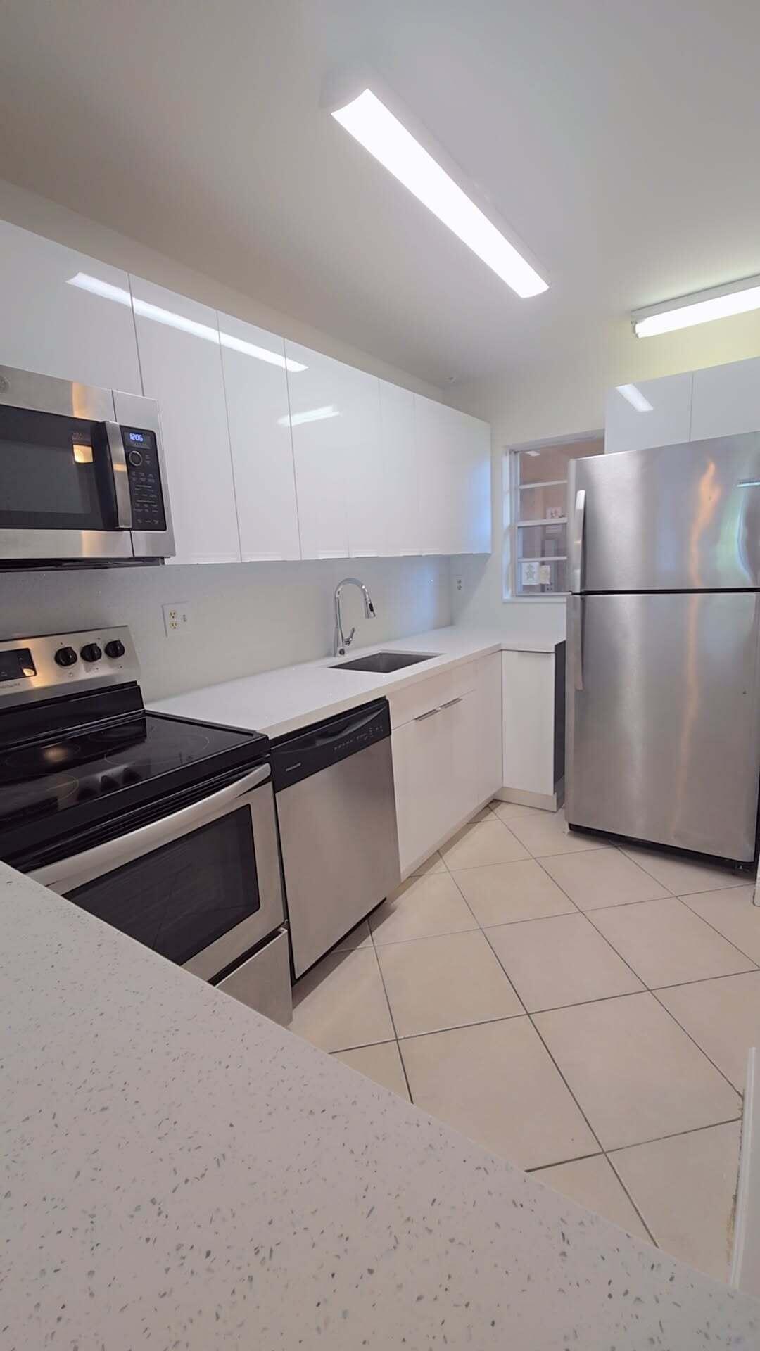 En Renta 4121 STIRLING Road 404, Dania Beach, FL 33314, Dania Beach, FL 33314
