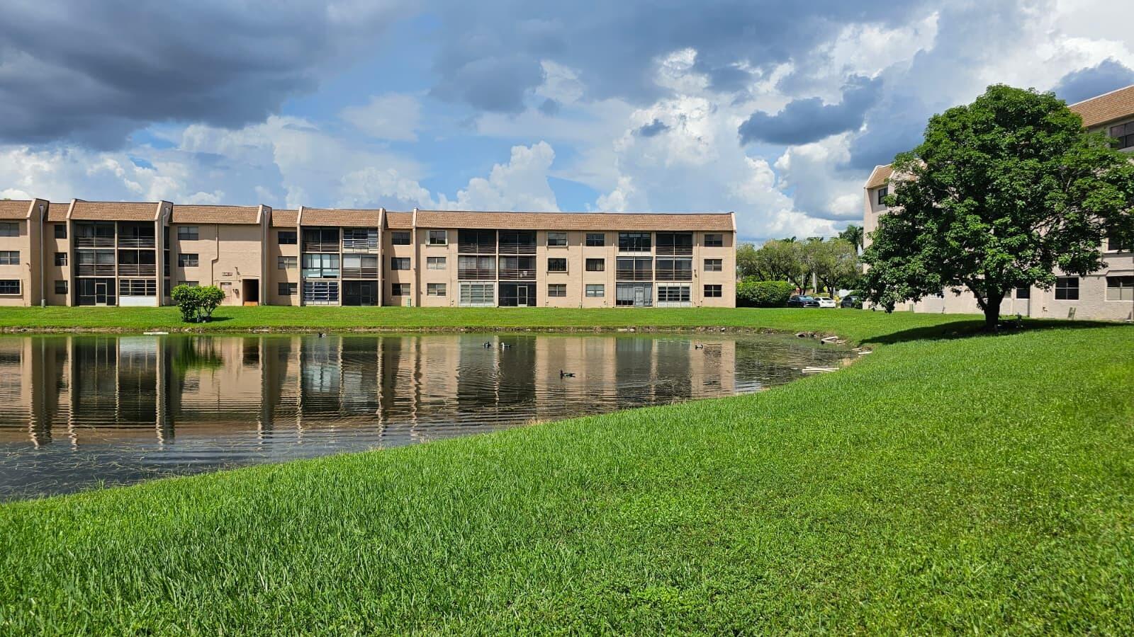 En Venta 2981 N Nob Hill Road 201, Sunrise, FL 33322, Sunrise, FL 33322