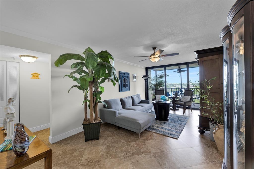 En Venta 105 LAKE EMERALD Drive 711, Oakland Park, FL 33309, Oakland Park, FL 33309