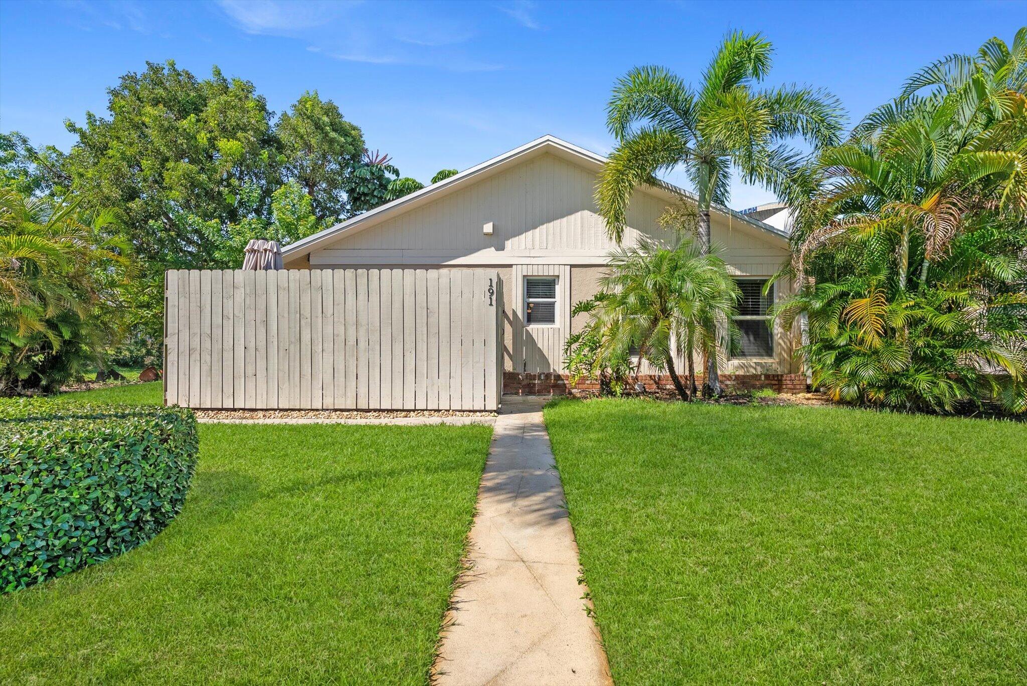 En Venta 191 SE 1st Circle, Boynton Beach, FL 33435, Boynton Beach, FL 33435