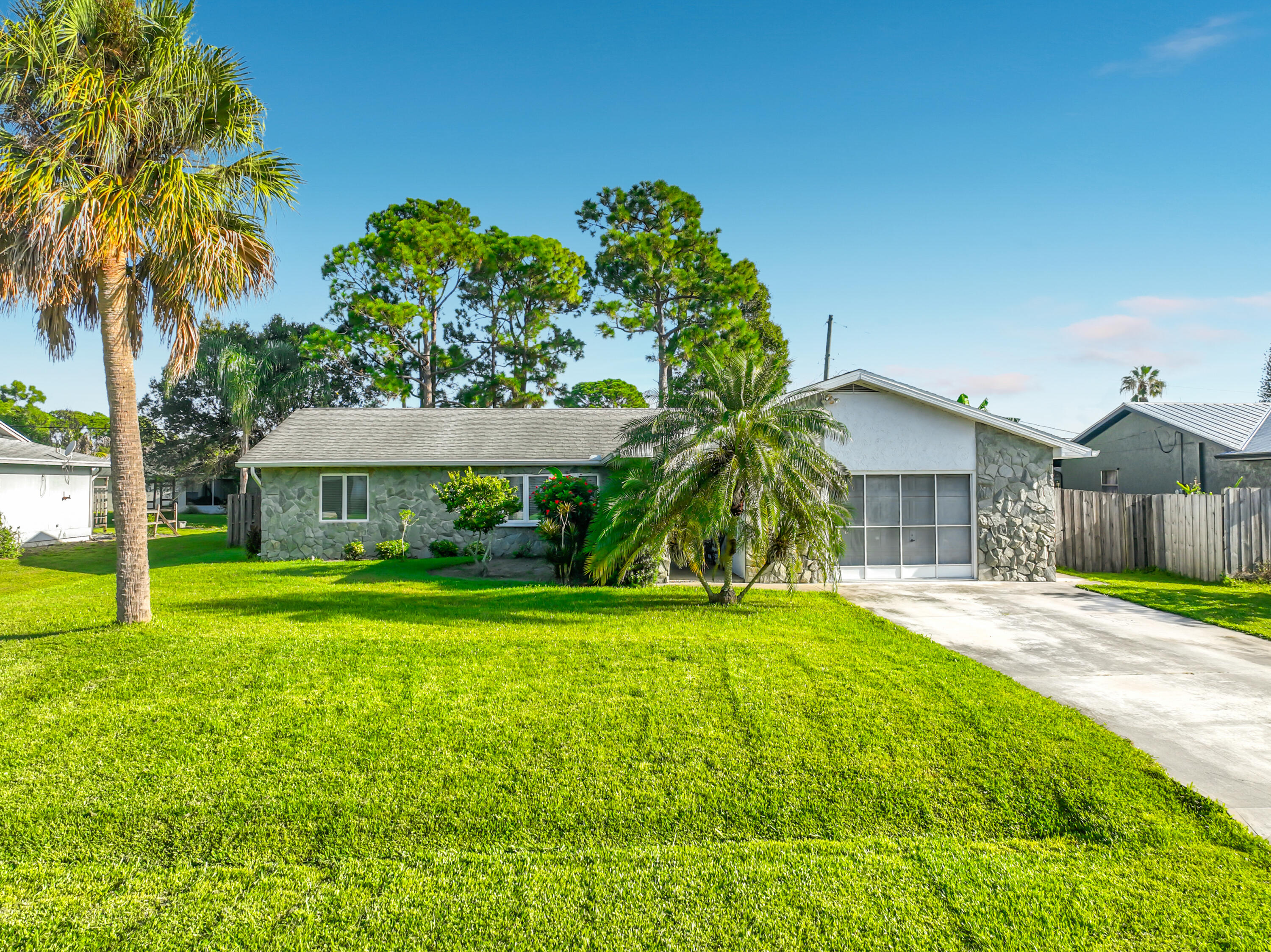 En Venta 155 SW EXMORE Avenue, Port St. Lucie, FL 34983, Port St. Lucie, FL 34983