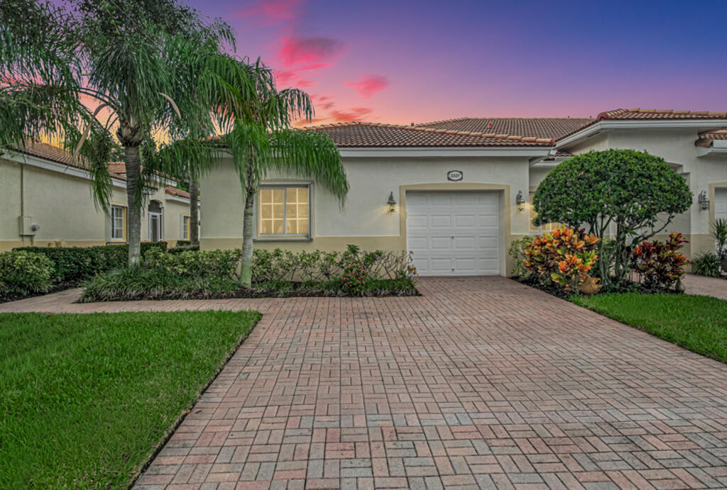 En Venta 2327 WINDJAMMER Way, West Palm Beach, FL 33411, West Palm Beach, FL 33411