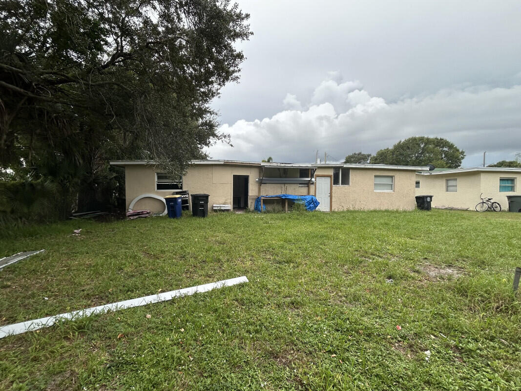 En Venta 506 HOLLY Avenue A/B, Fort Pierce, FL 34982, Fort Pierce, FL 34982