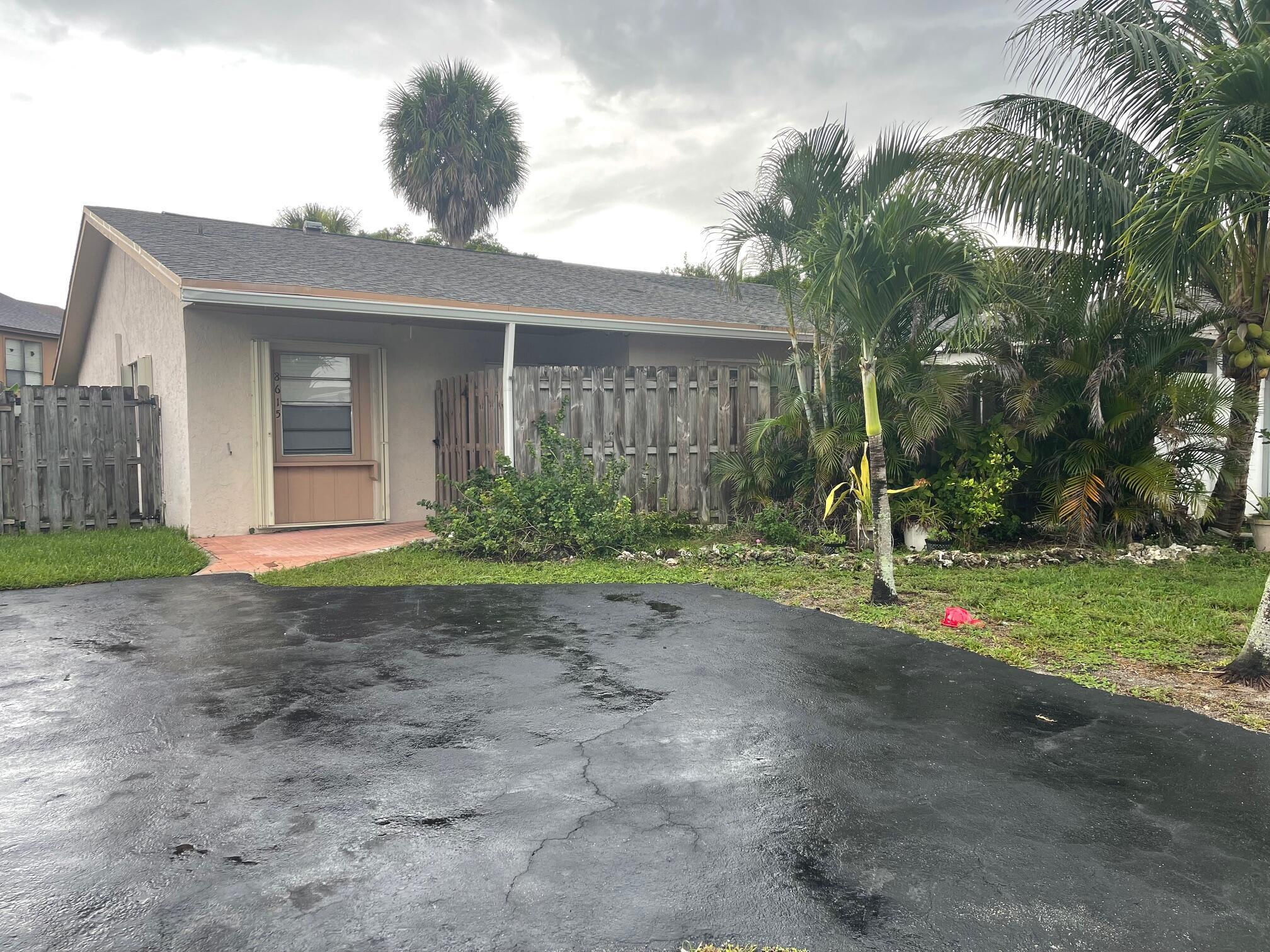 LARGE DRIVEWAY, ROOM FOR 3 OR 4 VEHICLES