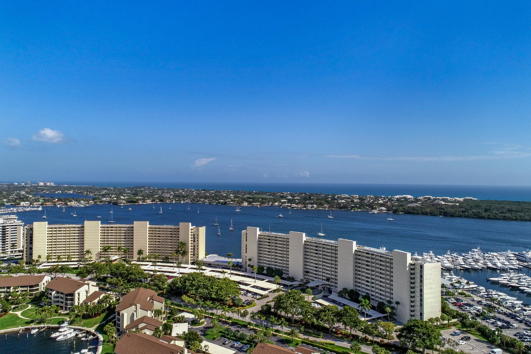 En Renta 132 LAKESHORE Drive 220, North Palm Beach, FL 33408, North Palm Beach, FL 33408