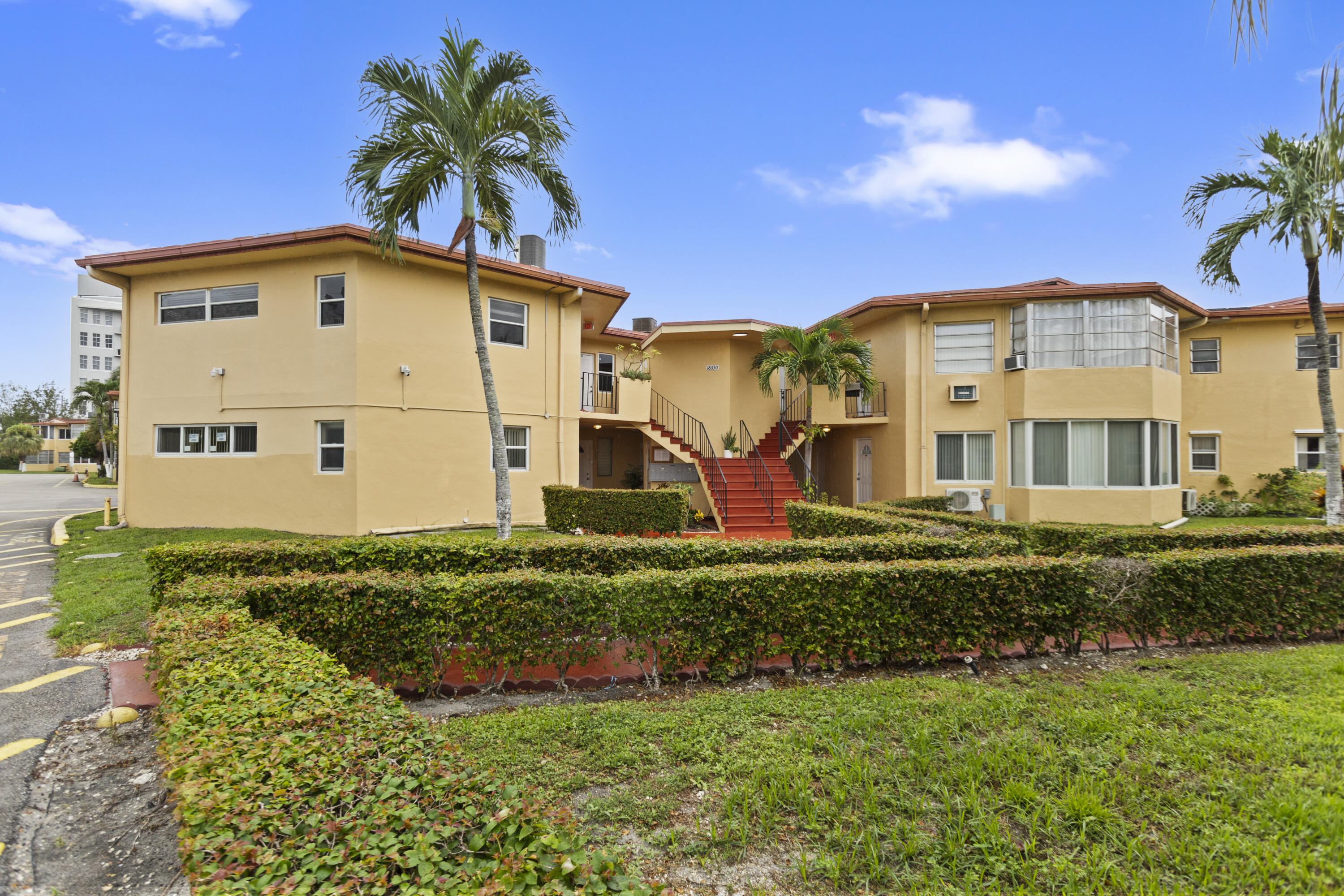 En Venta 18630 NE 18TH Avenue 134, Miami, FL 33179, Miami, FL 33179