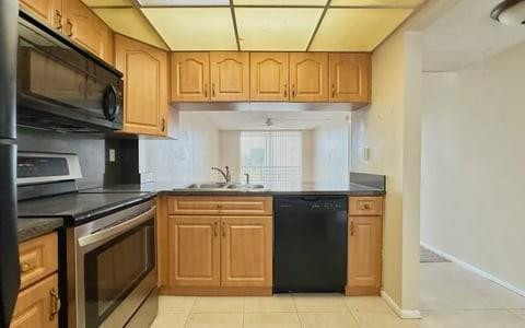 En Renta 14195 SW 87th Street SW B207, Miami, FL 33183, Miami, FL 33183