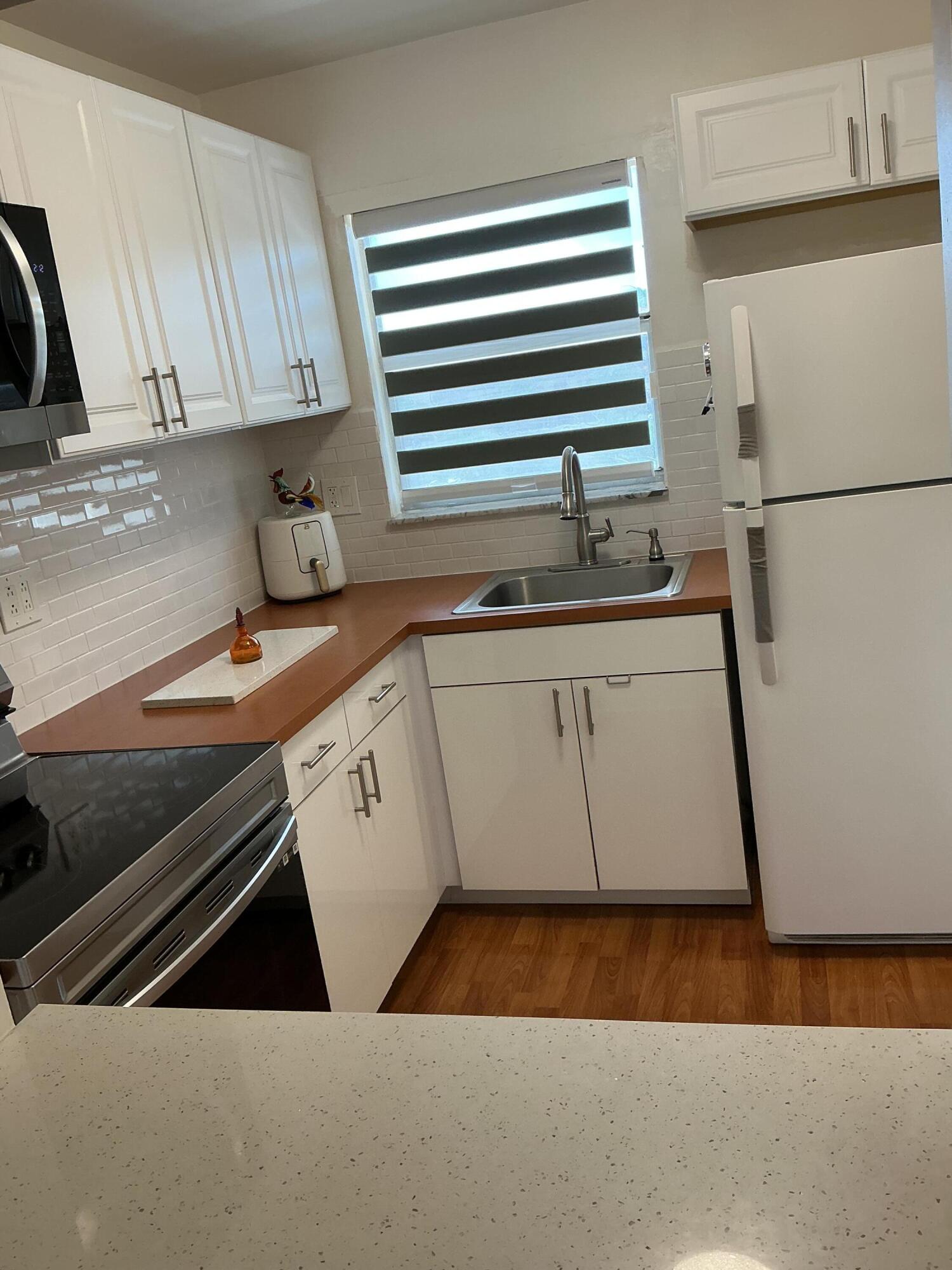En Venta 2720 N Pine Island Road 305, Sunrise, FL 33322, Sunrise, FL 33322