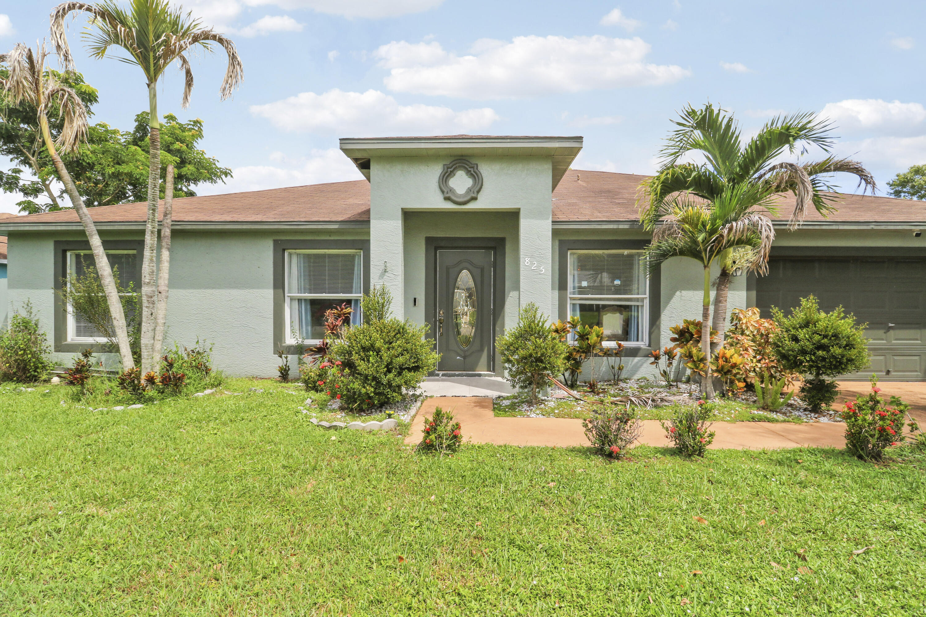 En Venta 825 SE Cavern Avenue, Port St. Lucie, FL 34983, Port St. Lucie, FL 34983