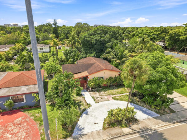 En Venta 1320 NE 135TH Street, North Miami, FL 33161, North Miami, FL 33161