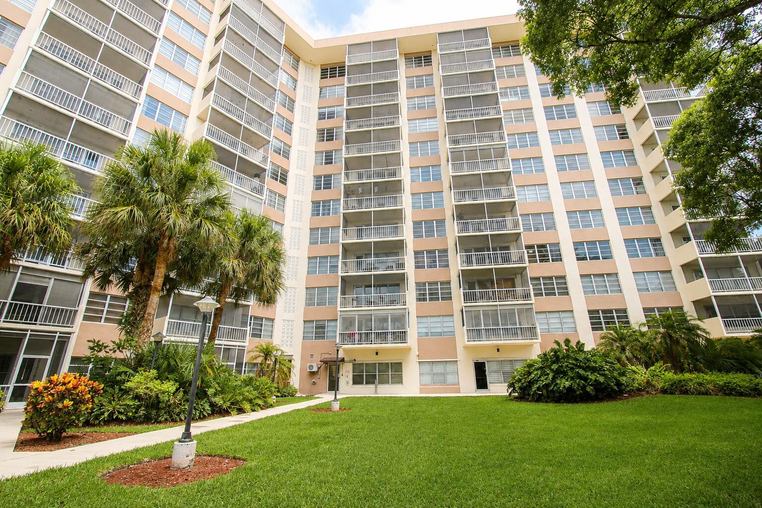 En Venta 10777 W Sample Road 716, Coral Springs, FL 33065, Coral Springs, FL 33065