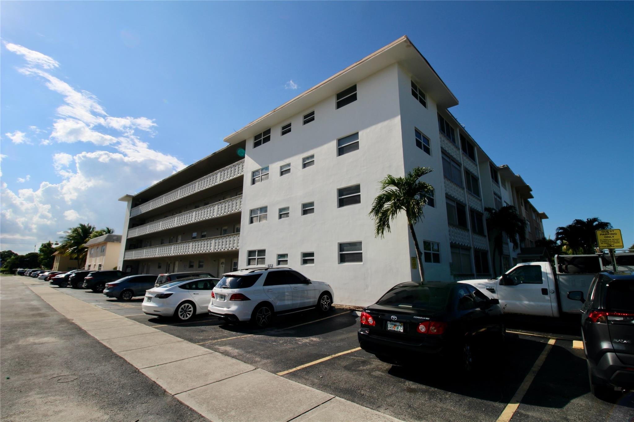 En Renta 211 NE 8TH Avenue 212, Hallandale Beach, FL 33009, Hallandale Beach, FL 33009