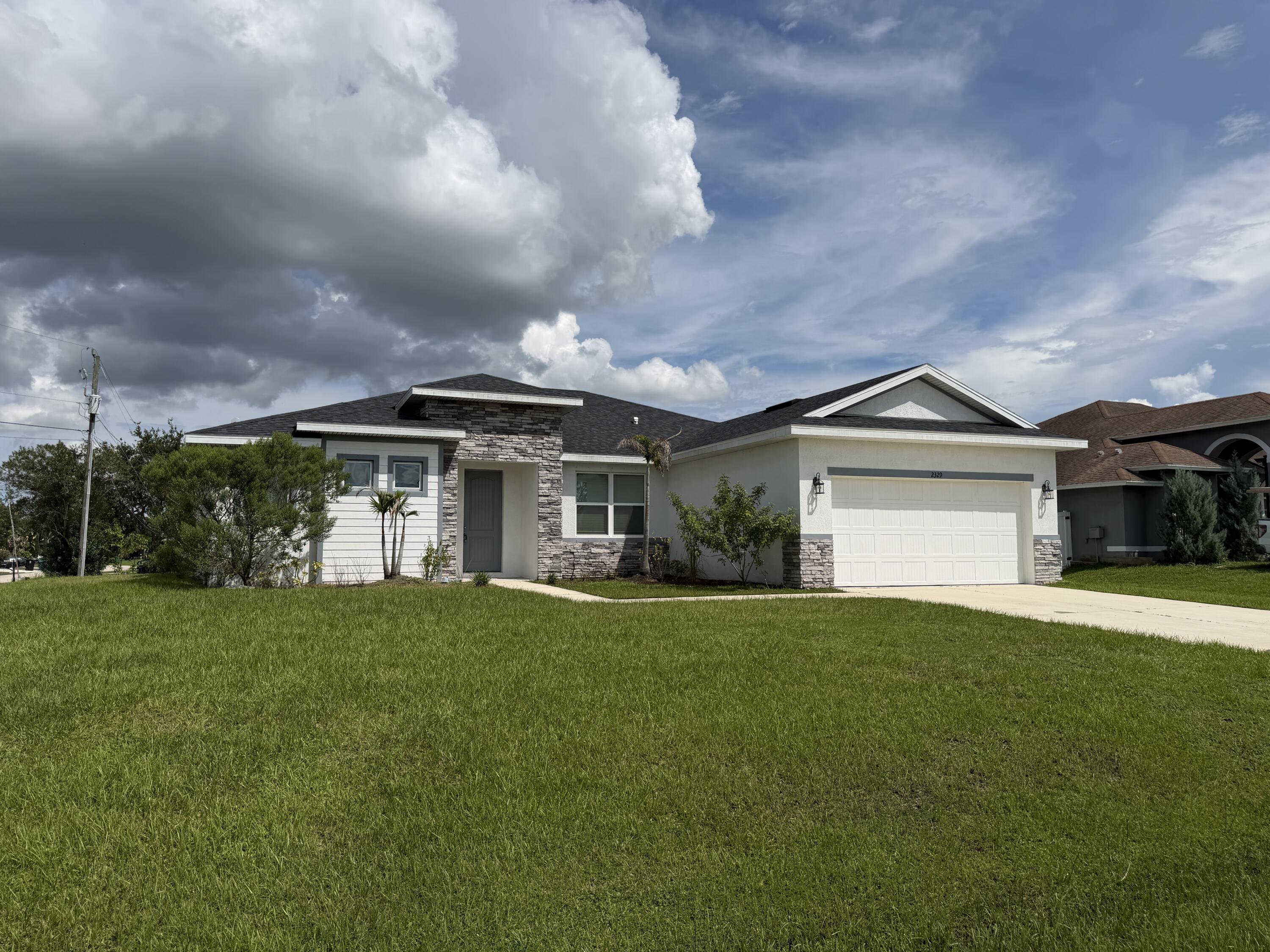 En Renta 2329 SW ALMINAR Street, Port St. Lucie, FL 34953, Port St. Lucie, FL 34953