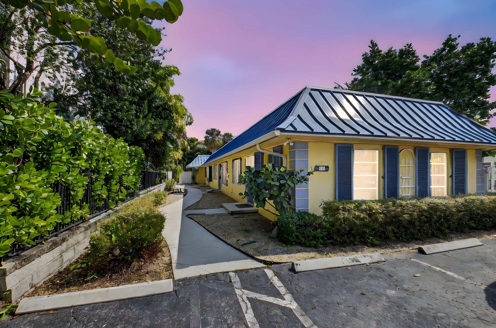 Building at 111 SE 7th Ave Delray Beach