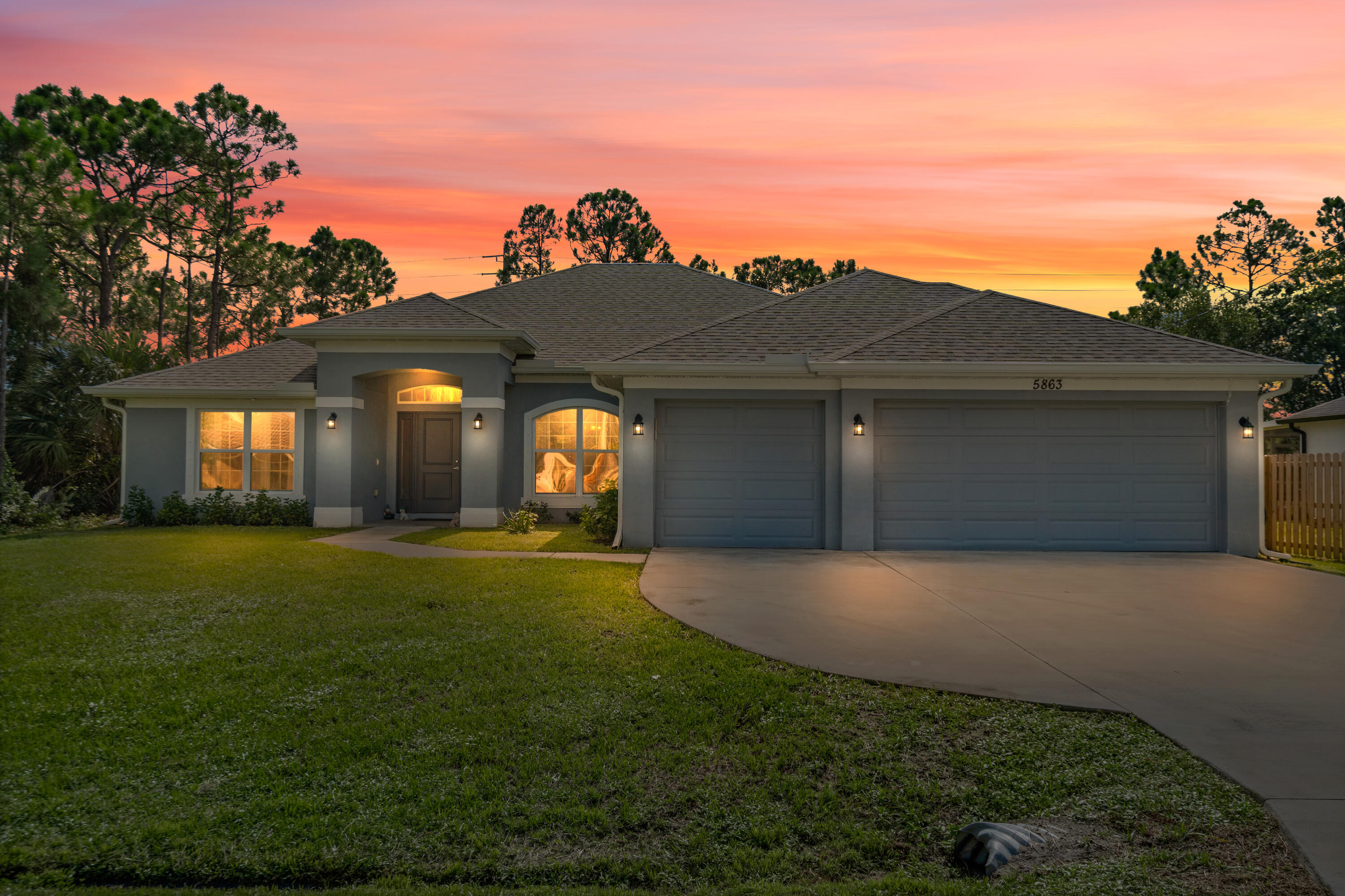 En Venta 5863 NW CAROVEL Avenue, Port St. Lucie, FL 34986, Port St. Lucie, FL 34986