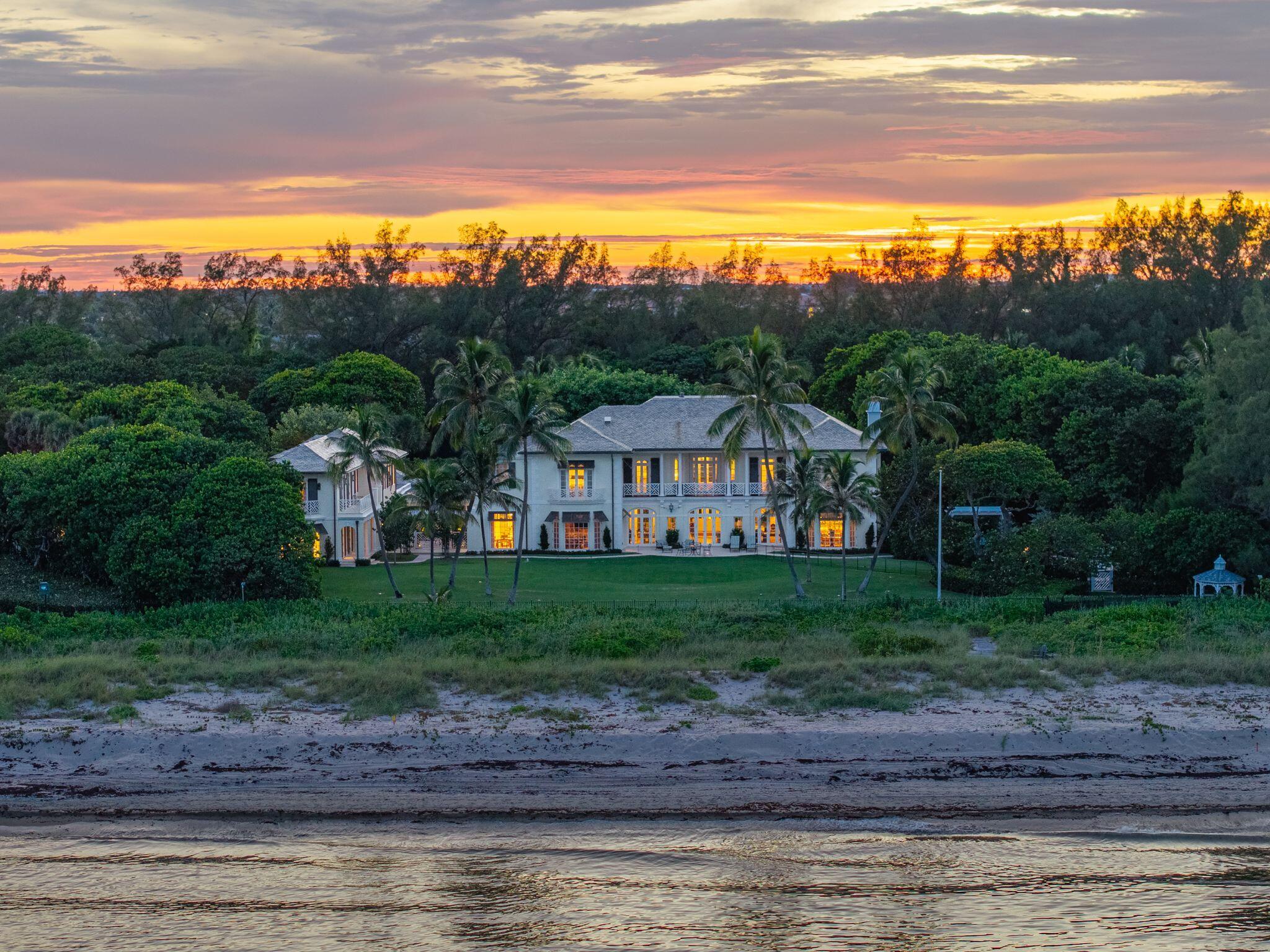 Foto de propiedad en 1919 N OCEAN Boulevard, Gulf Stream, FL 33483 Gulf Stream con MLS# 