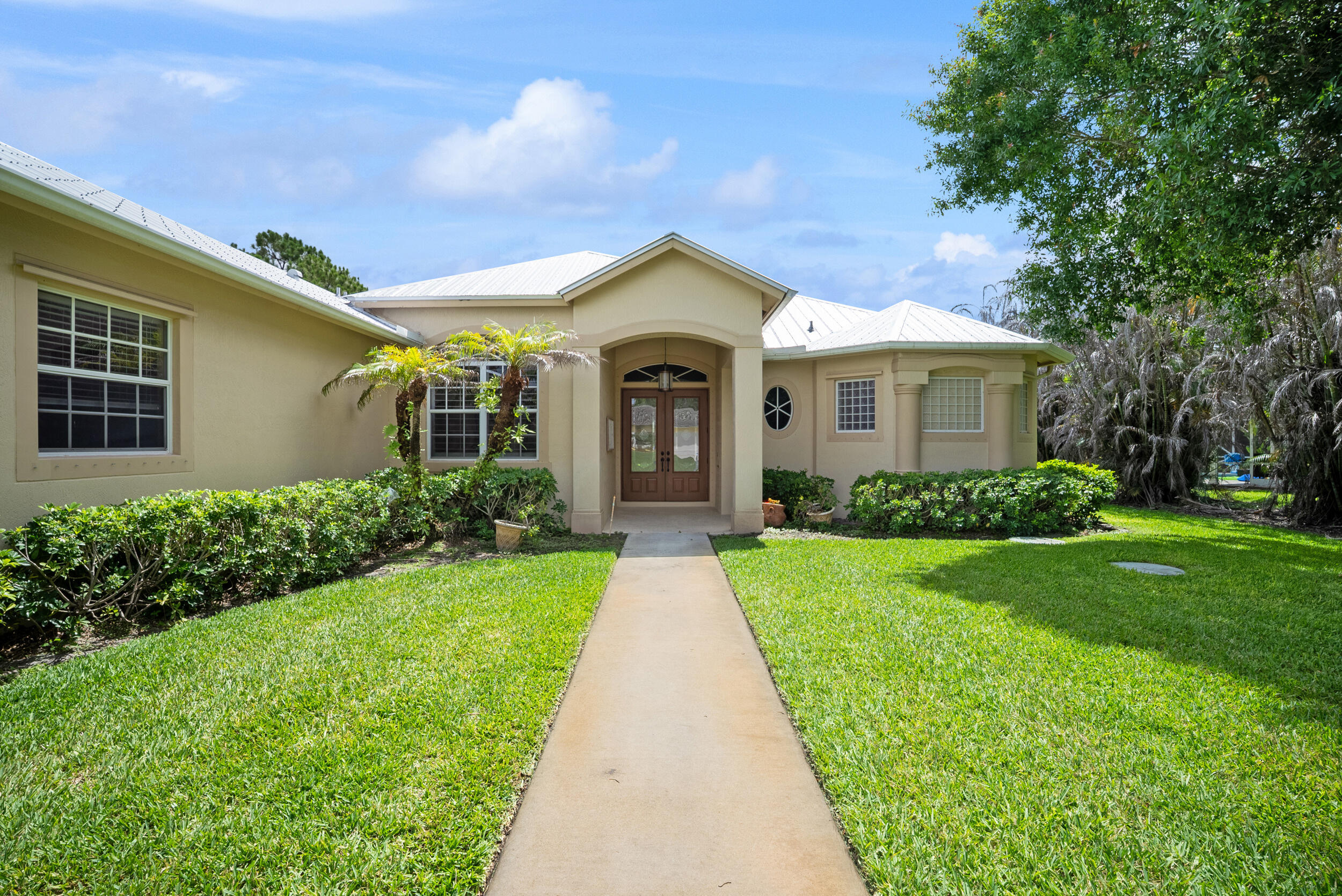 En Venta 1106 SW THOREAU Court, Palm City, FL 34990, Palm City, FL 34990