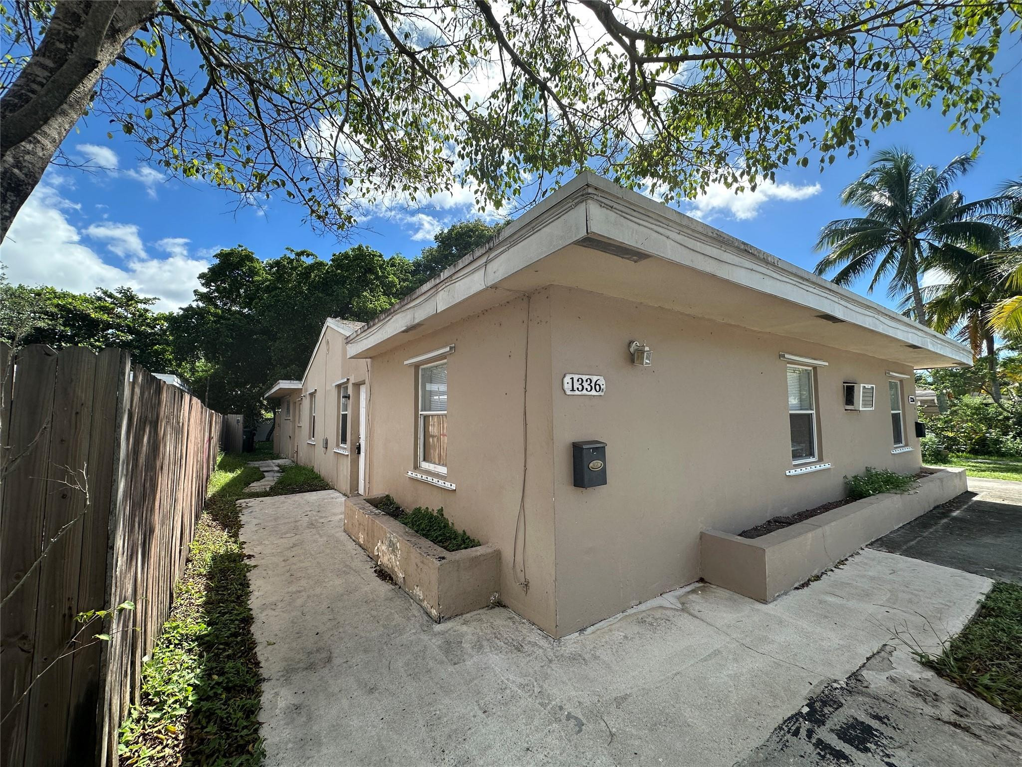 En Renta 1336 NE 1st Avenue West, Fort Lauderdale, FL 33304, Fort Lauderdale, FL 33304