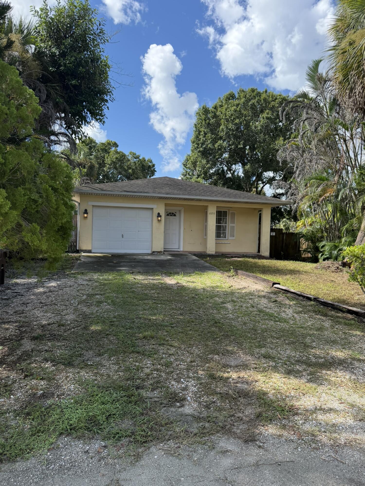 Foto de propiedad en 6055 7TH Place, Vero Beach, FL 32968 Vero Beach con MLS# 