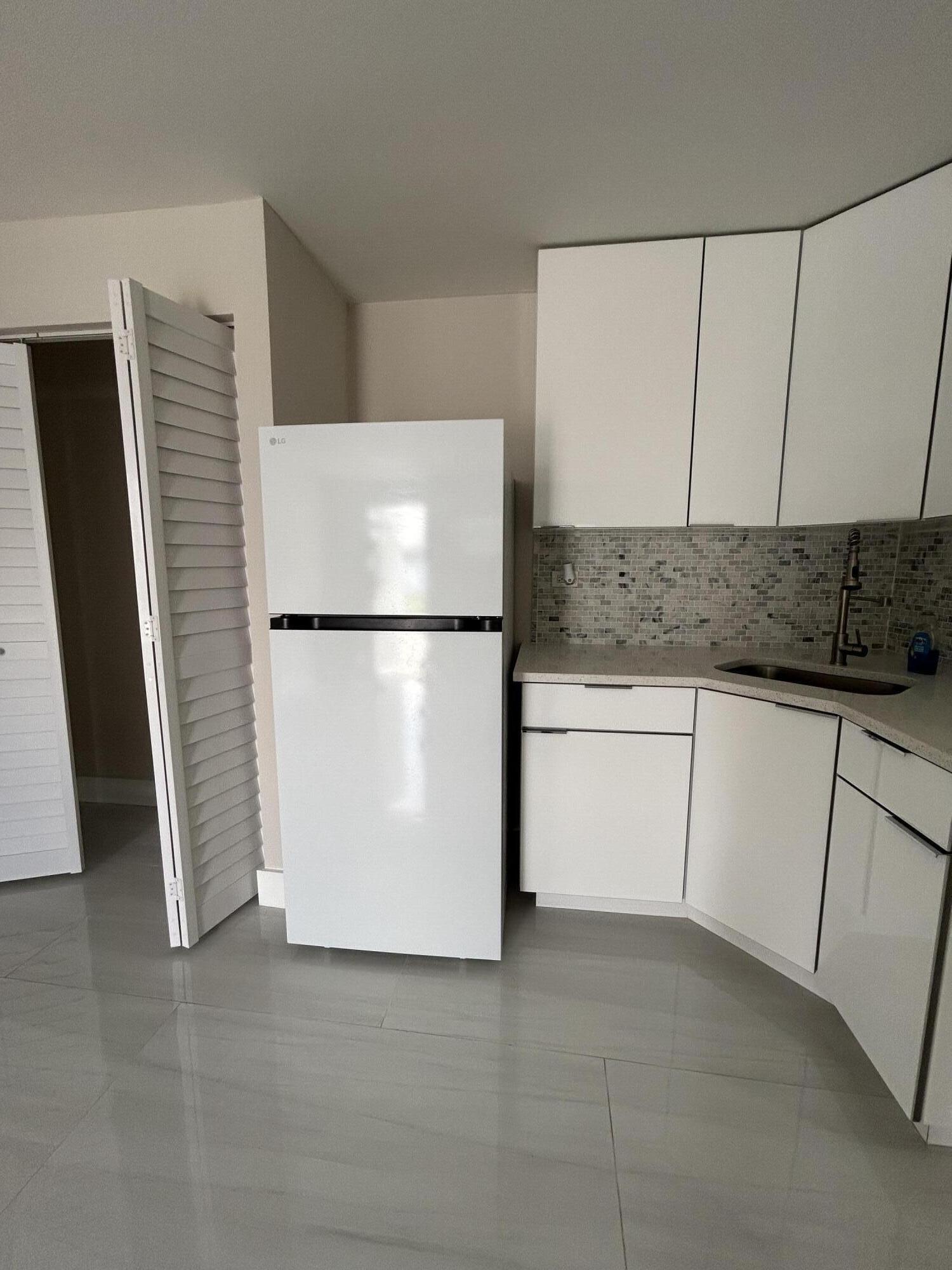 En Renta 2329 WEST Drive, Westgate, FL 33409, Westgate, FL 33409