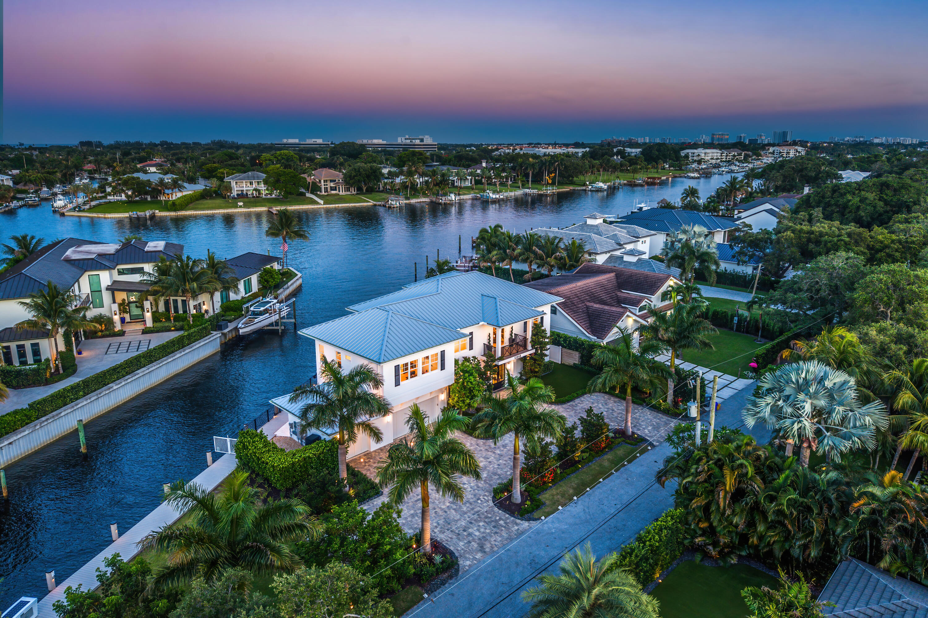 Foto de propiedad en 12898 S Shore Drive, Palm Beach Gardens, FL 33410 Palm Beach Gardens con MLS# 