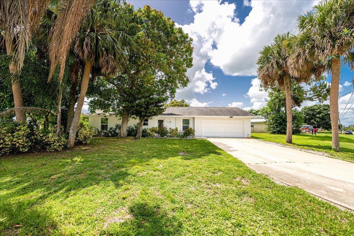 En Venta 300 SW Prima Vista Boulevard, Port St. Lucie, FL 34983, Port St. Lucie, FL 34983