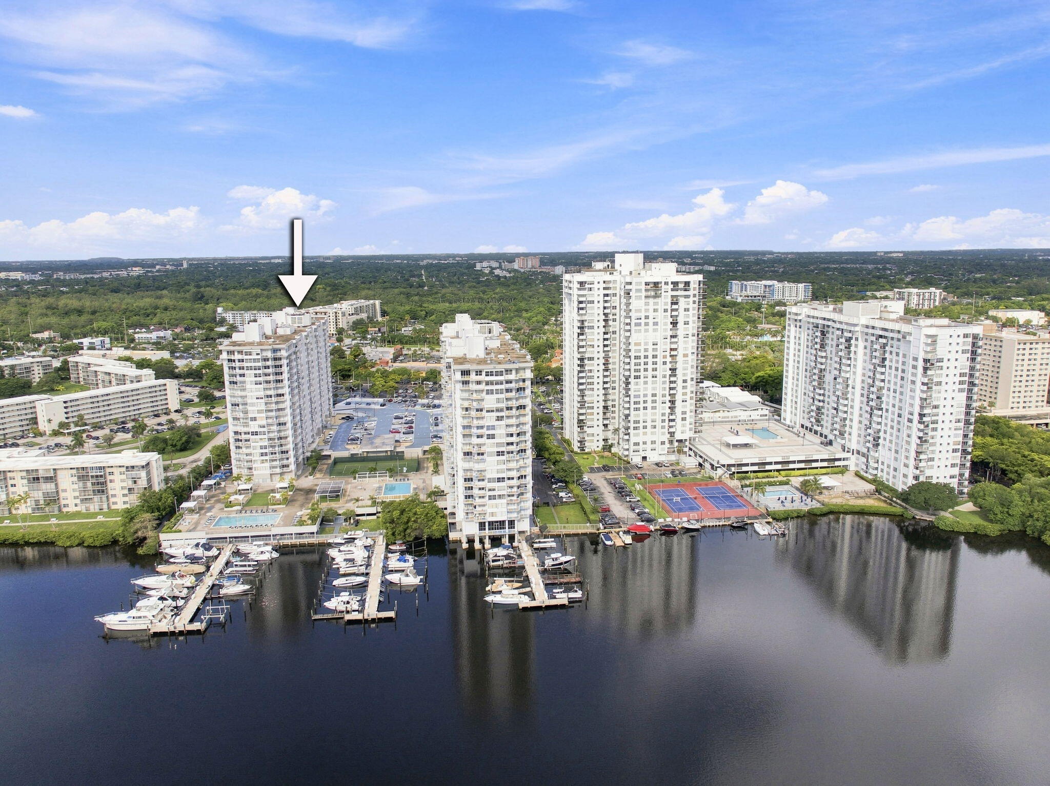 En Venta 18021 Biscayne Boulevard 901, Aventura, FL 33160, Aventura, FL 33160