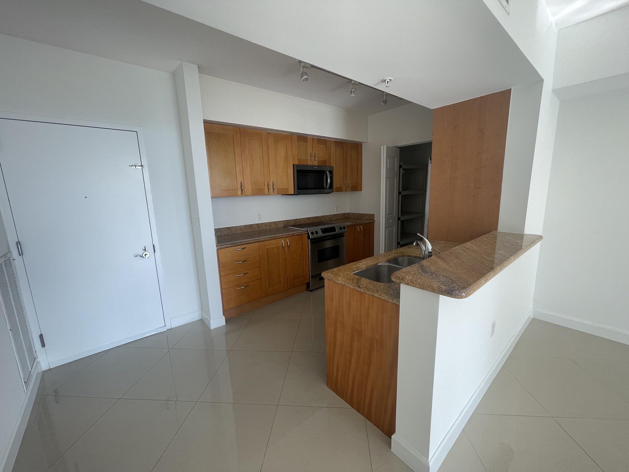 En Renta 1755 E HALLANDALE BEACH Boulevard 1005E, Hallandale Beach, FL 33009, Hallandale Beach, FL 33009