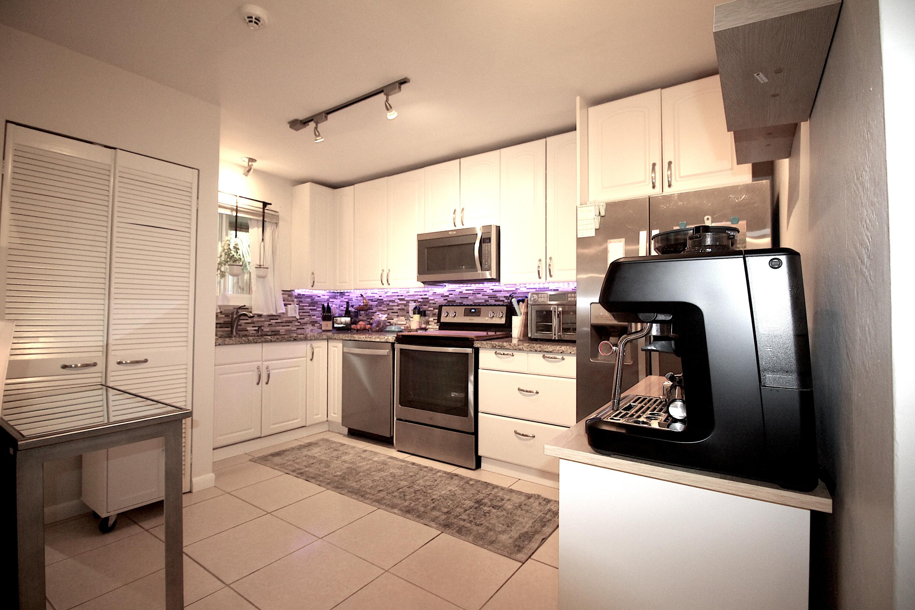En Renta 724 NE 23RD Drive, Wilton Manors, FL 33305, Wilton Manors, FL 33305